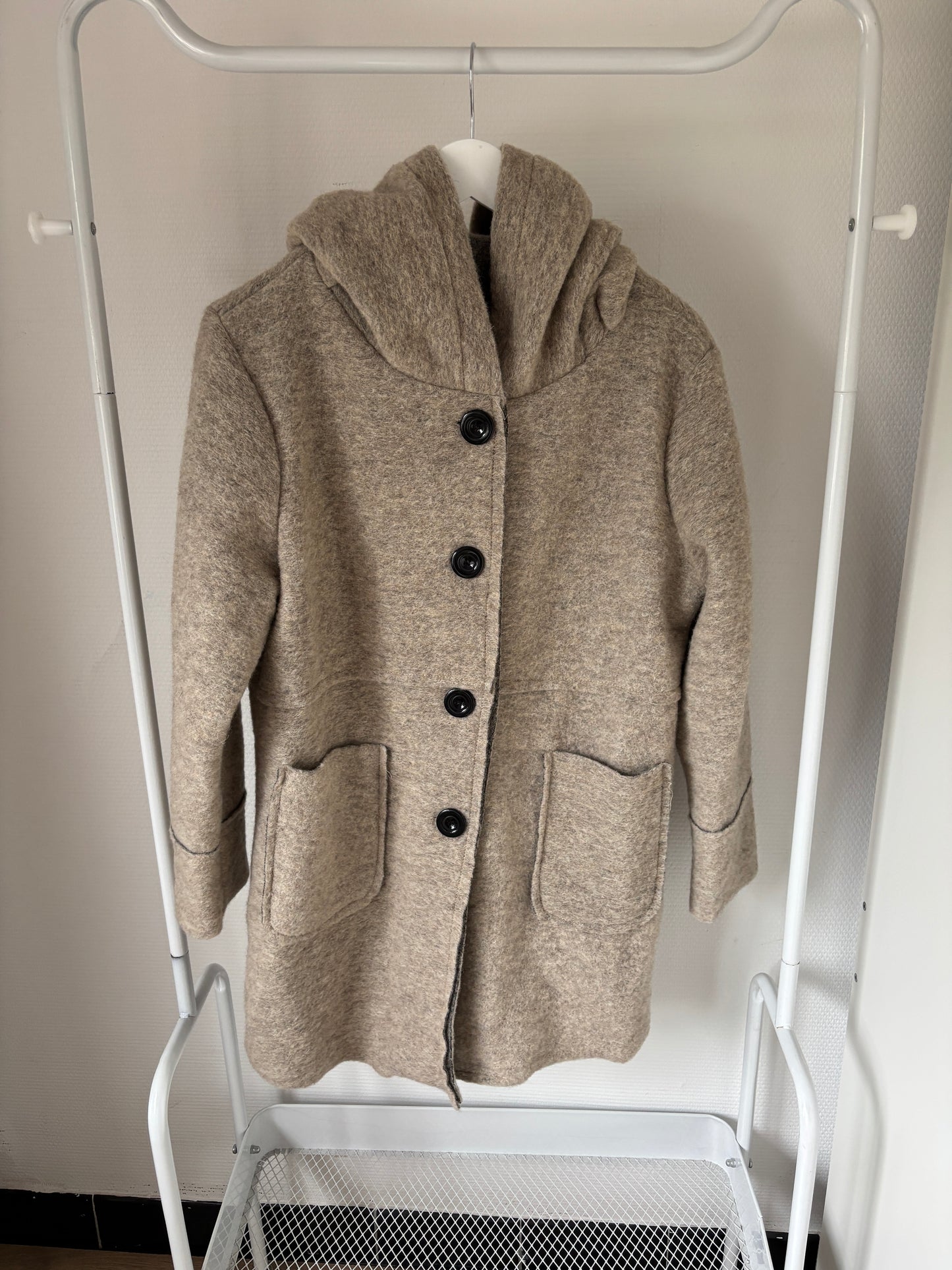 Beige wollen winterjas