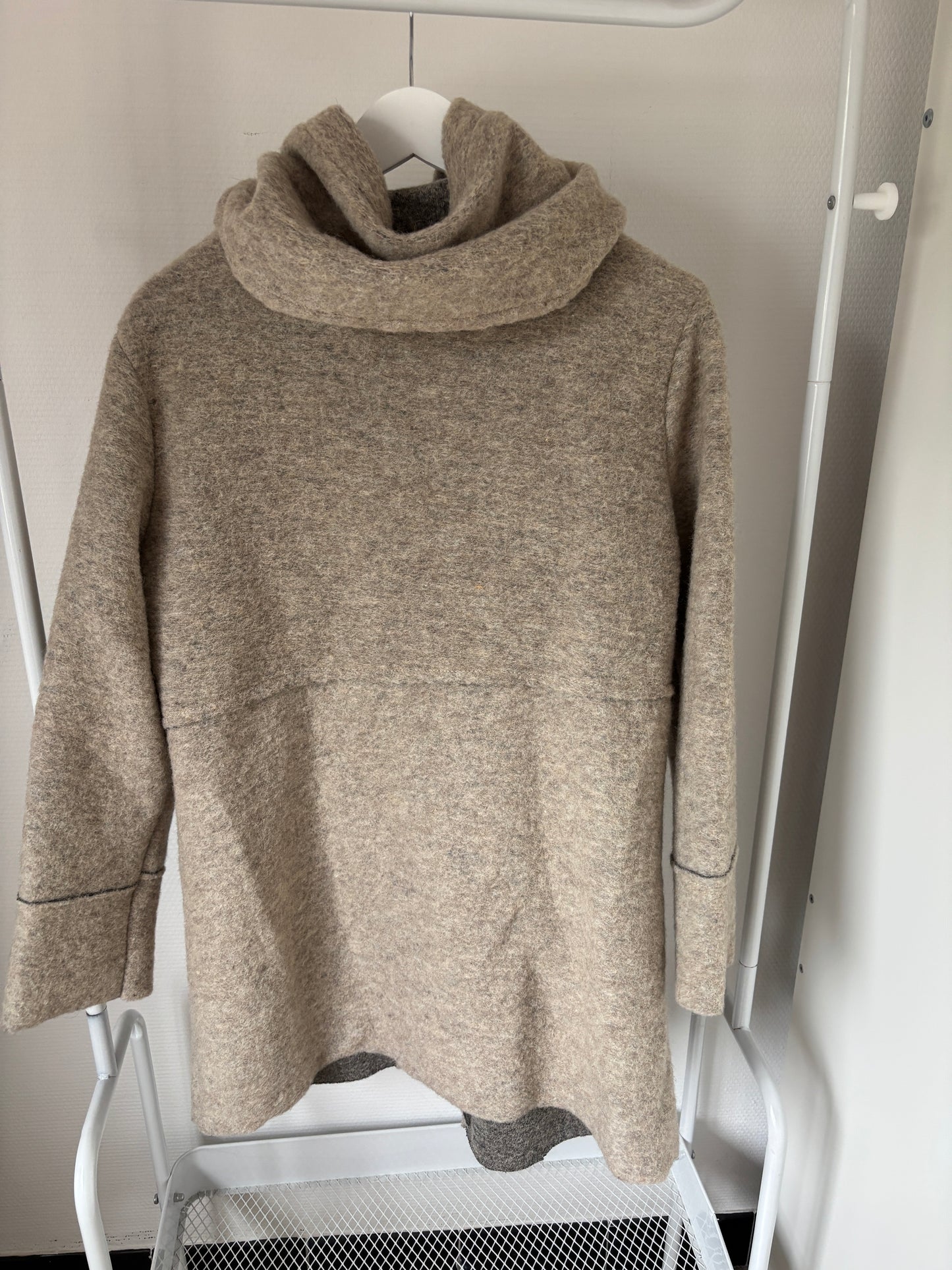 Beige wollen winterjas