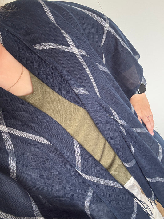 Marineblauwe geruite poncho