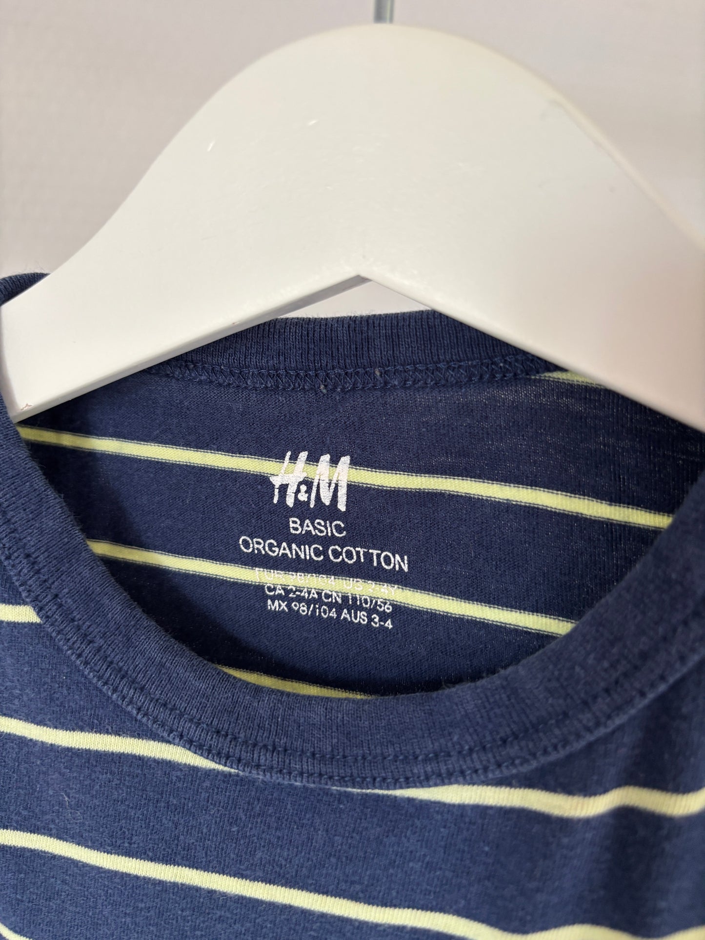 Marineblauwe gestreepte T-shirt