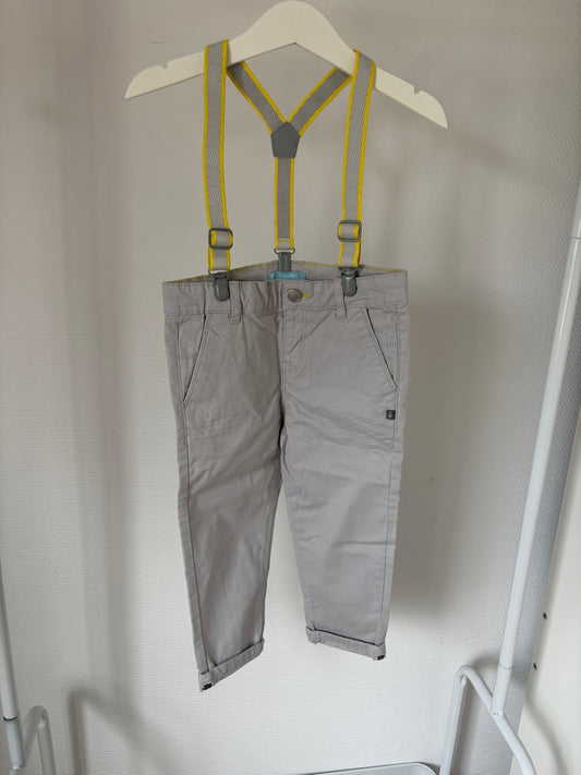 Lichtgrijze jeansbroek met bretellen