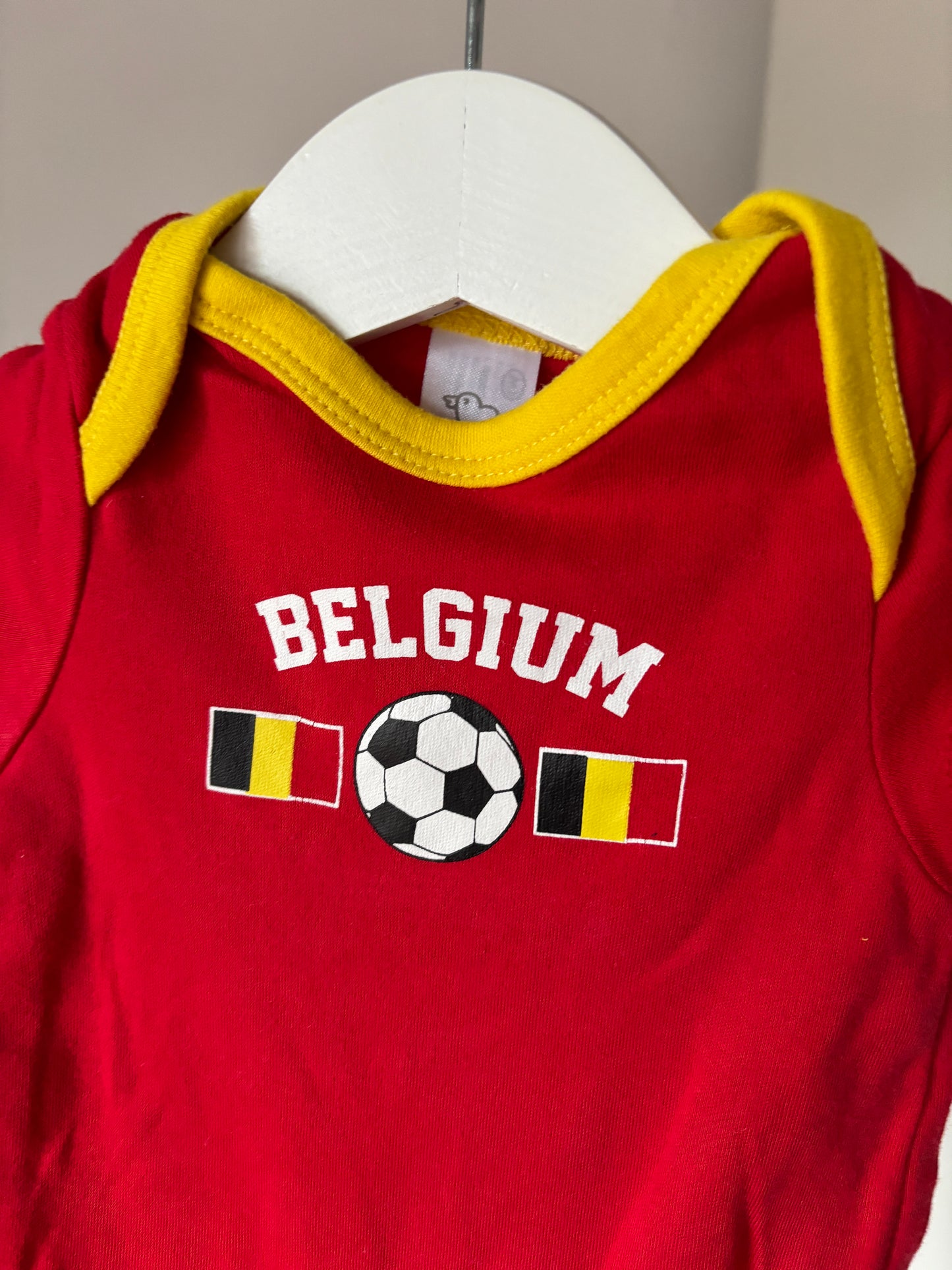 Rode romper met korte mouwen