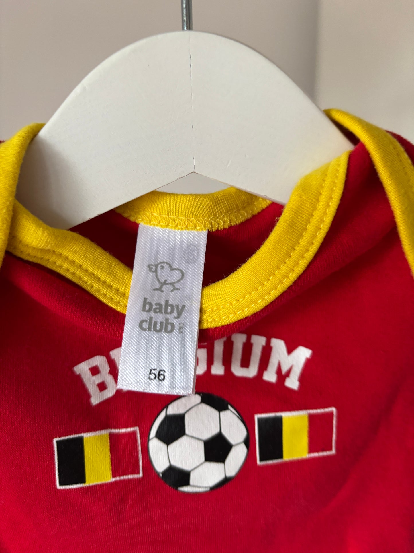 Rode romper met korte mouwen