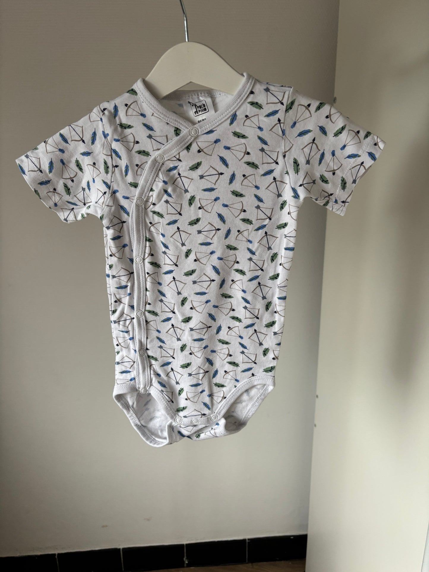 Witte overslagromper met korte mouwen