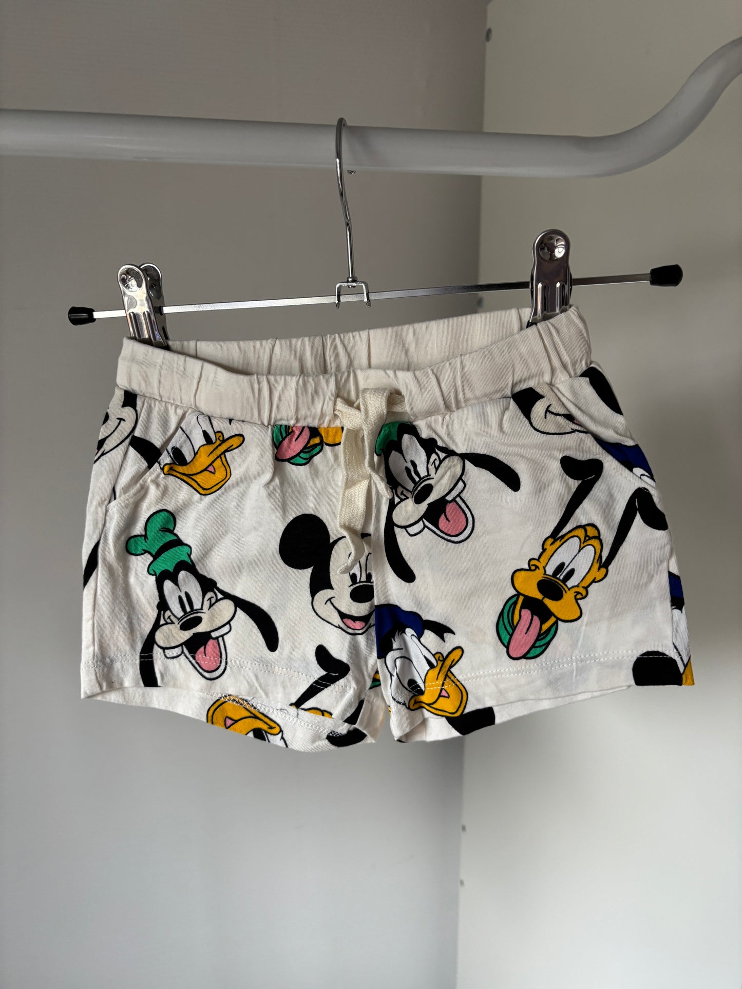Setje Mickey Mouse: T-shirt en shortje