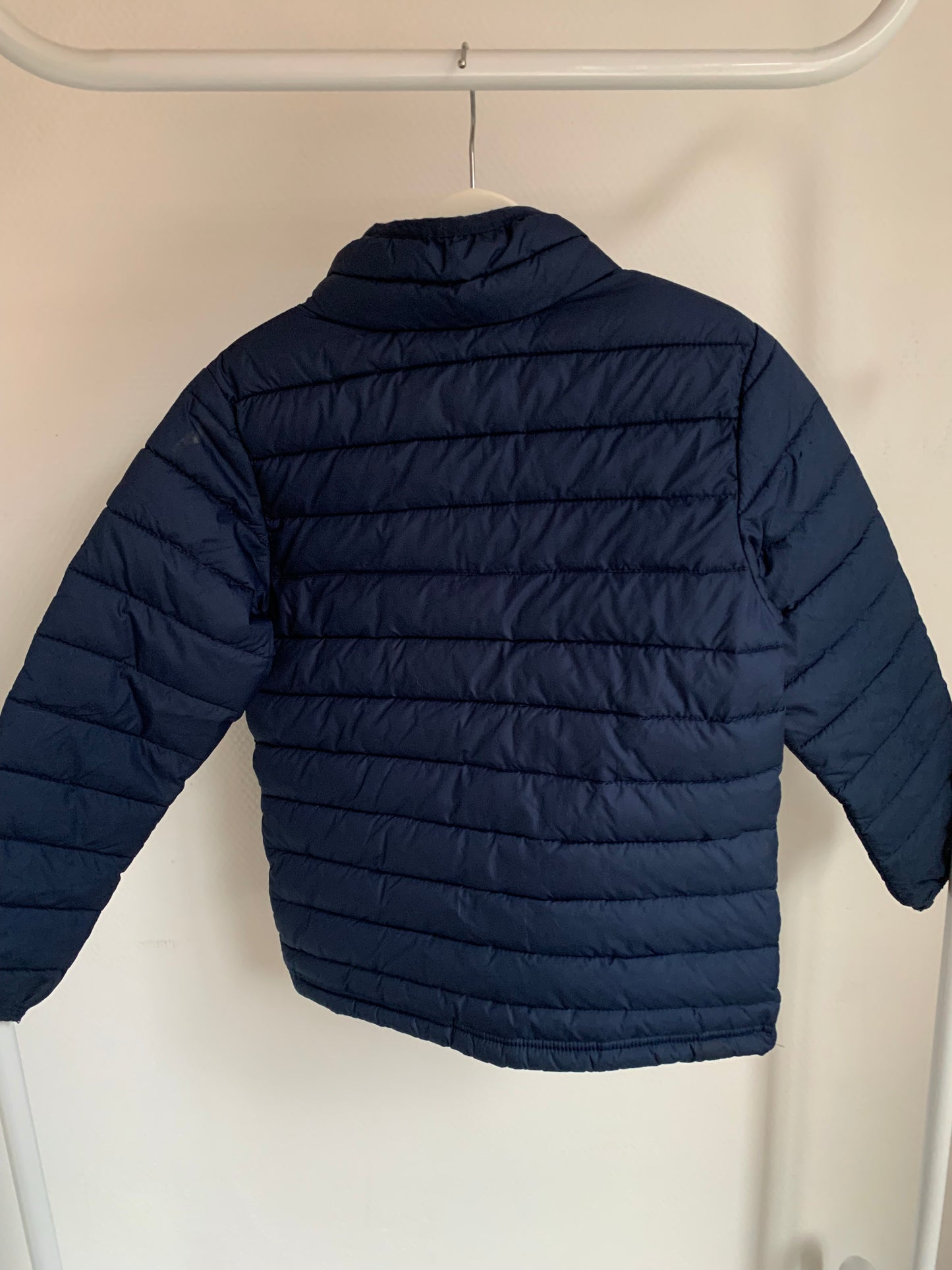 Marineblauwe tussenseizoensjas