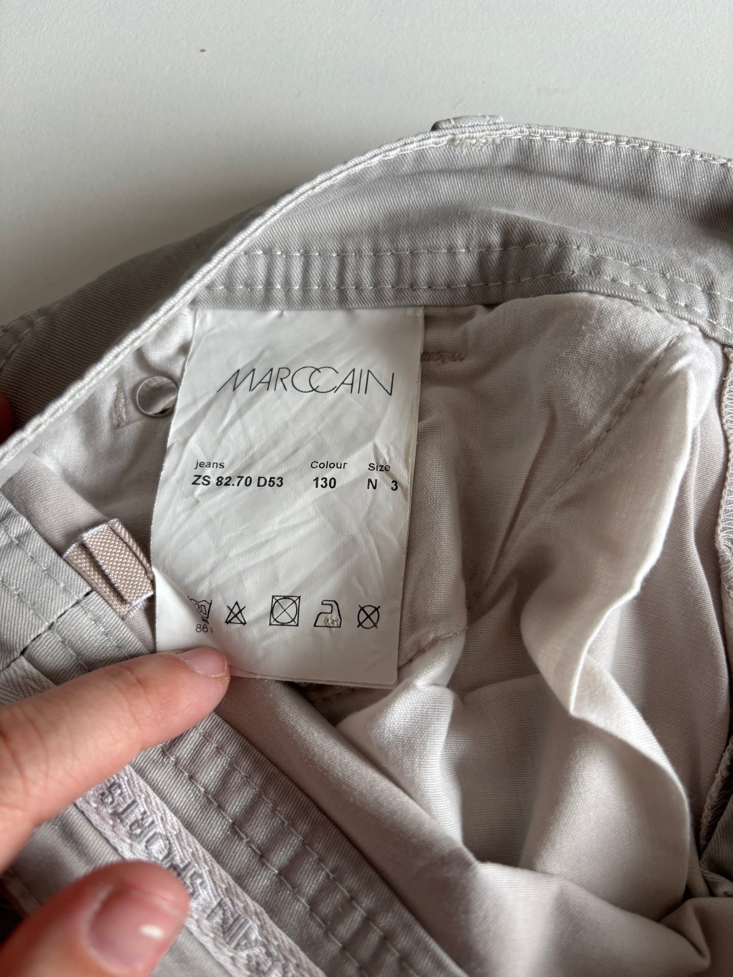 Lichtgrijze jeansbroek