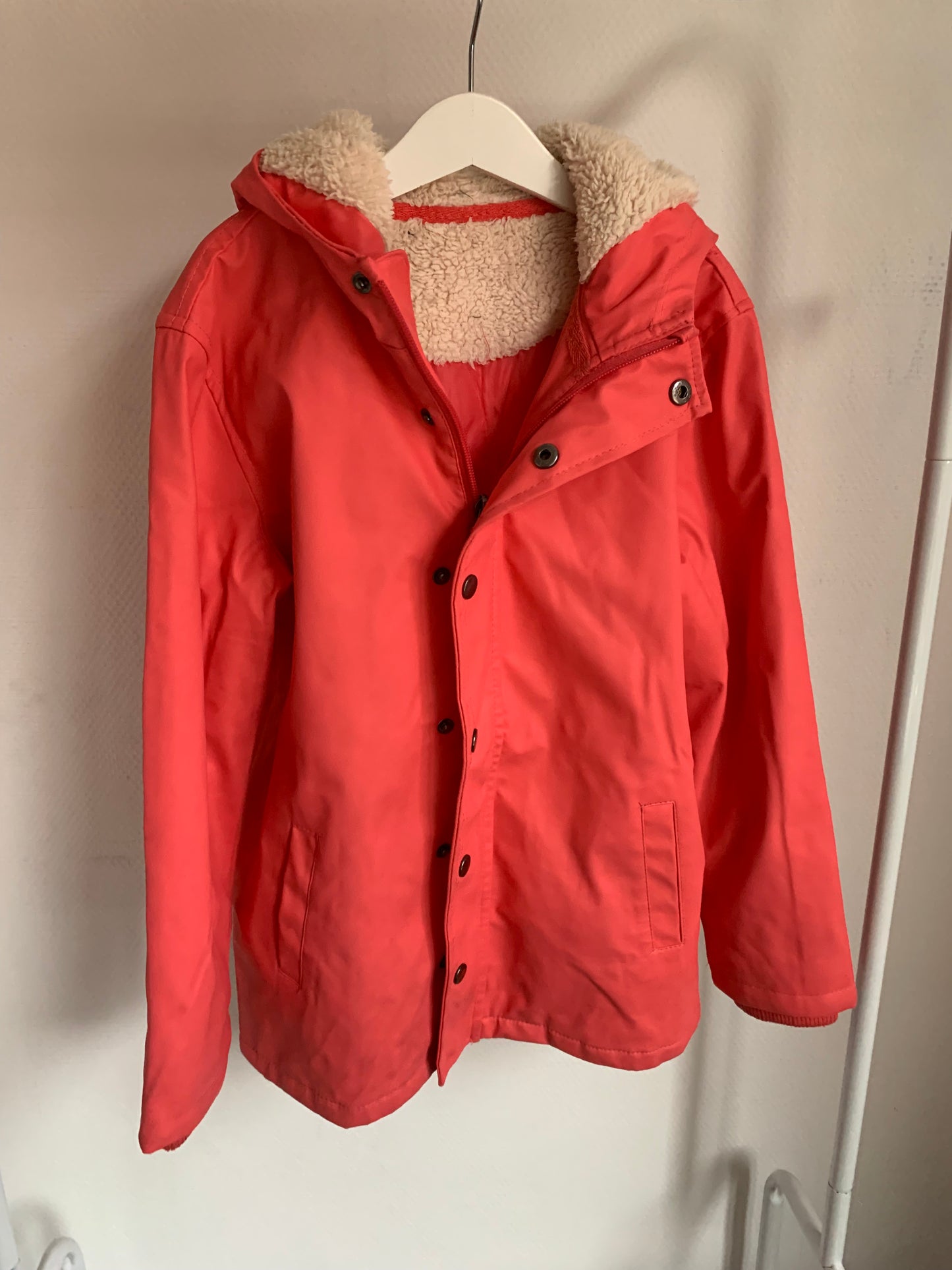 Roze tussenseizoensjas