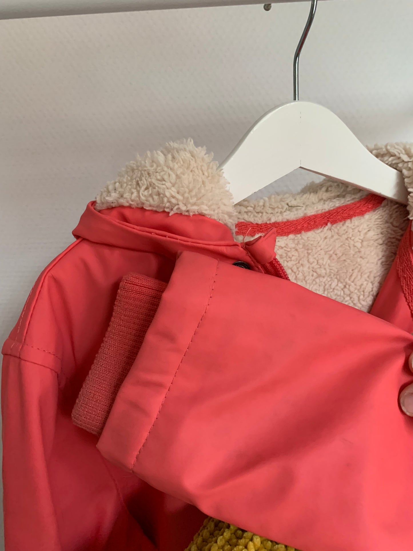 Roze tussenseizoensjas