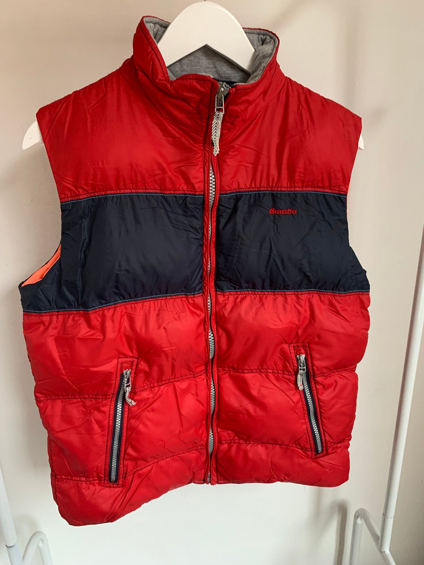 Rode bodywarmer ⭐