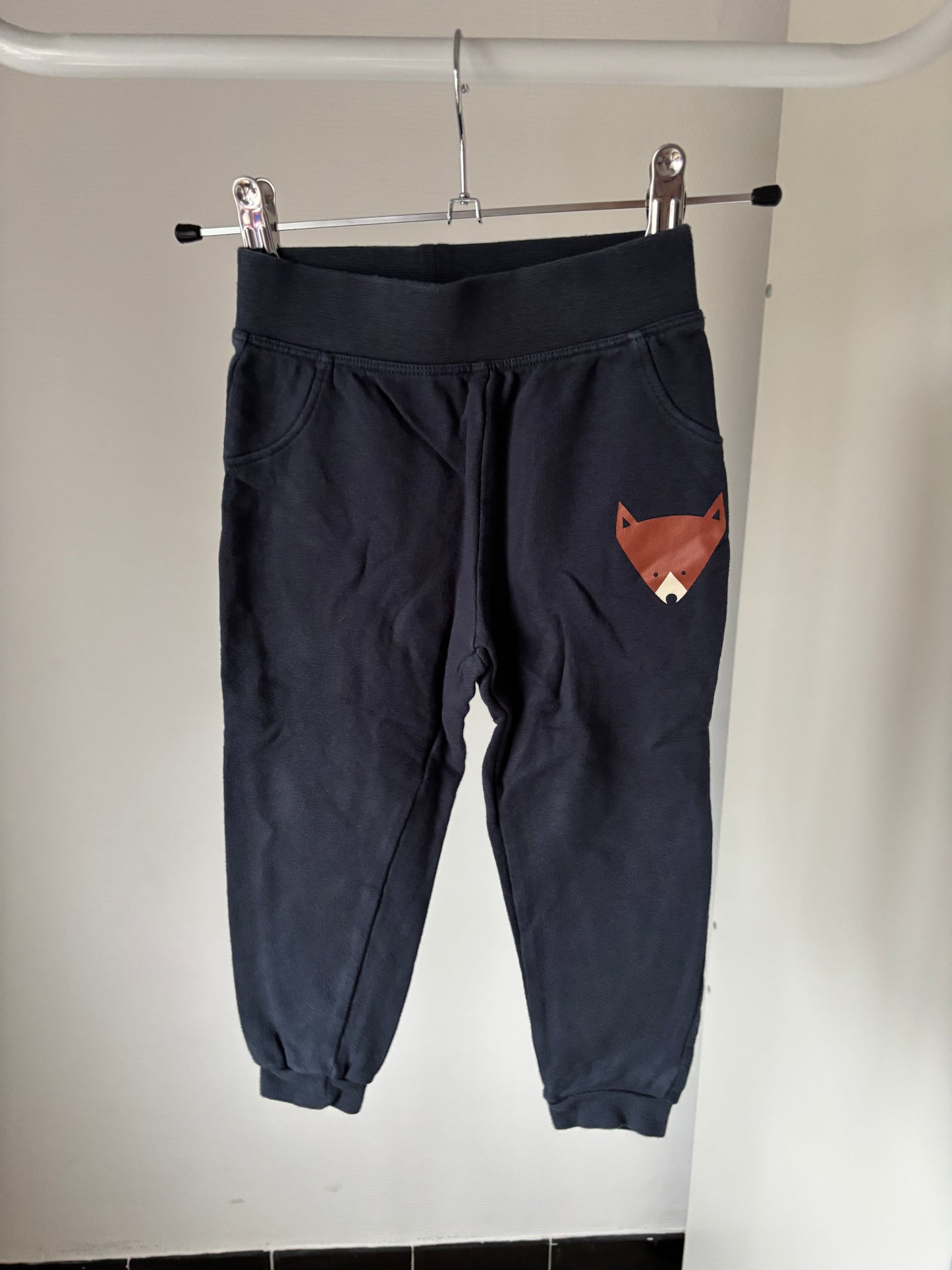 Marineblauwe joggingbroek met vosje