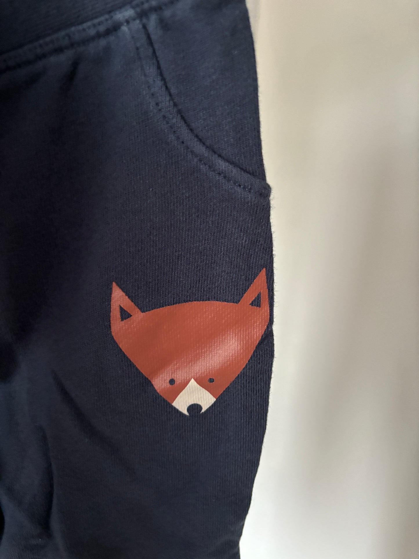 Marineblauwe joggingbroek met vosje