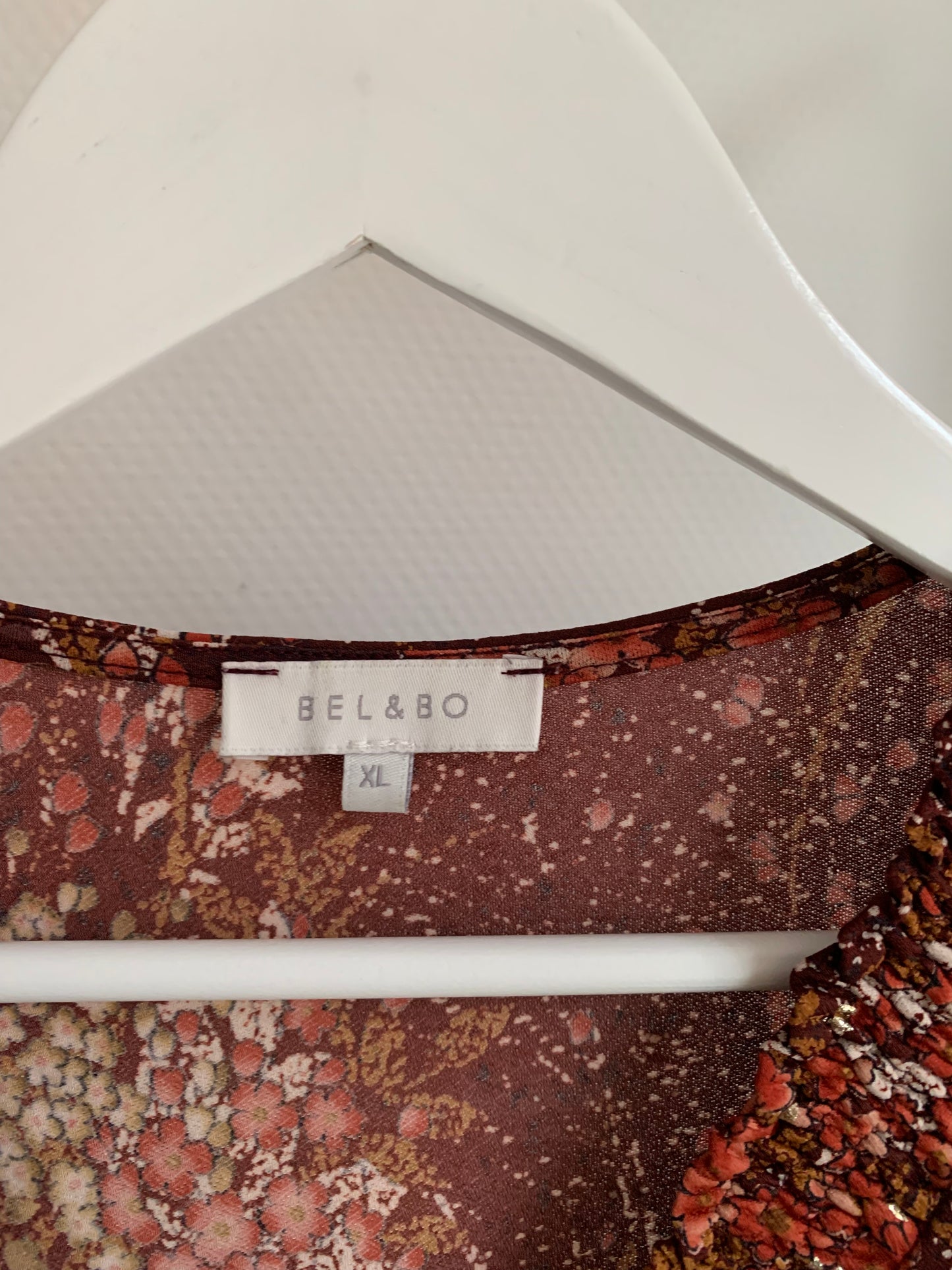 Wijnrode blouse met bloemen