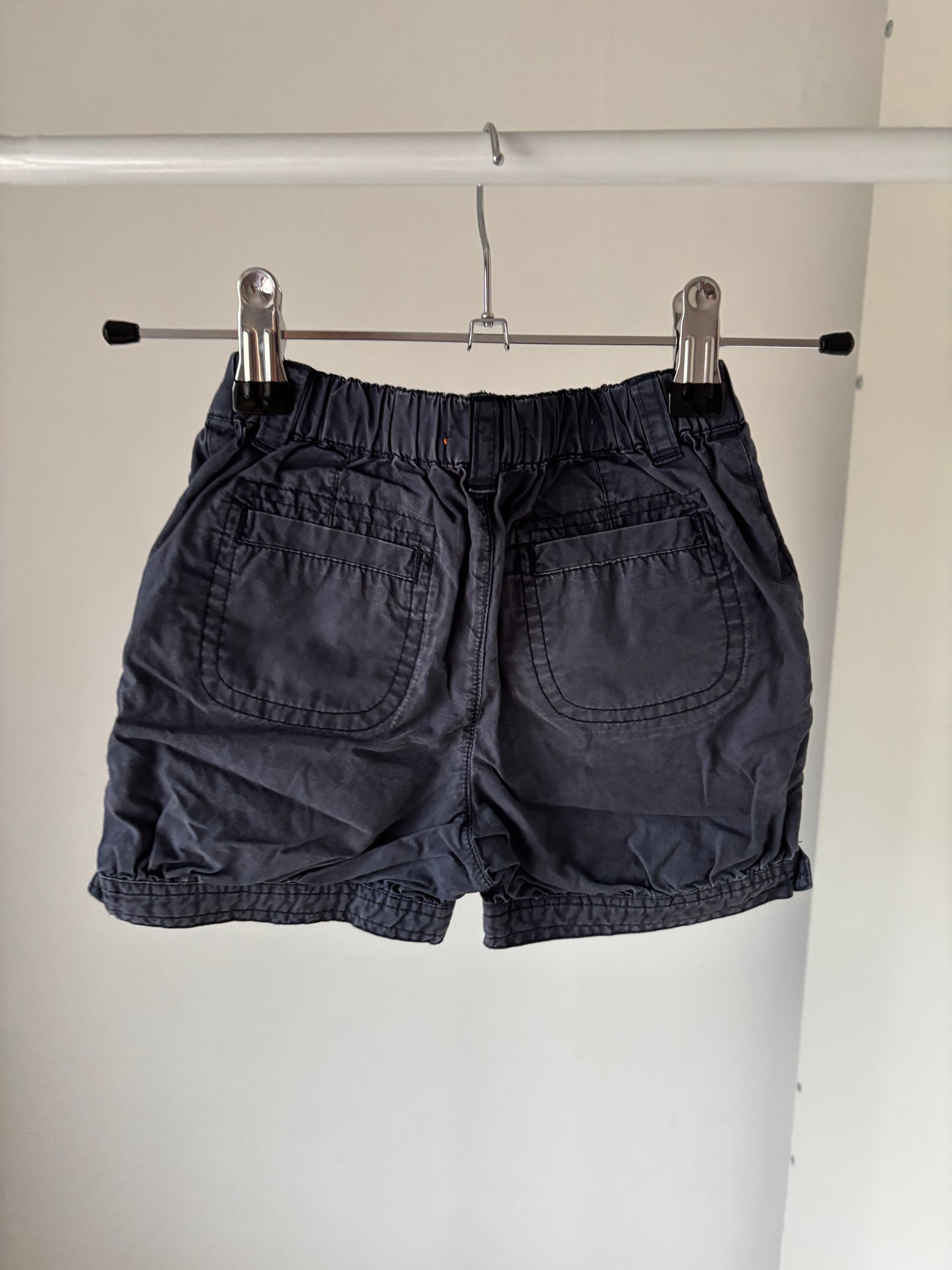 Marineblauwe bermuda