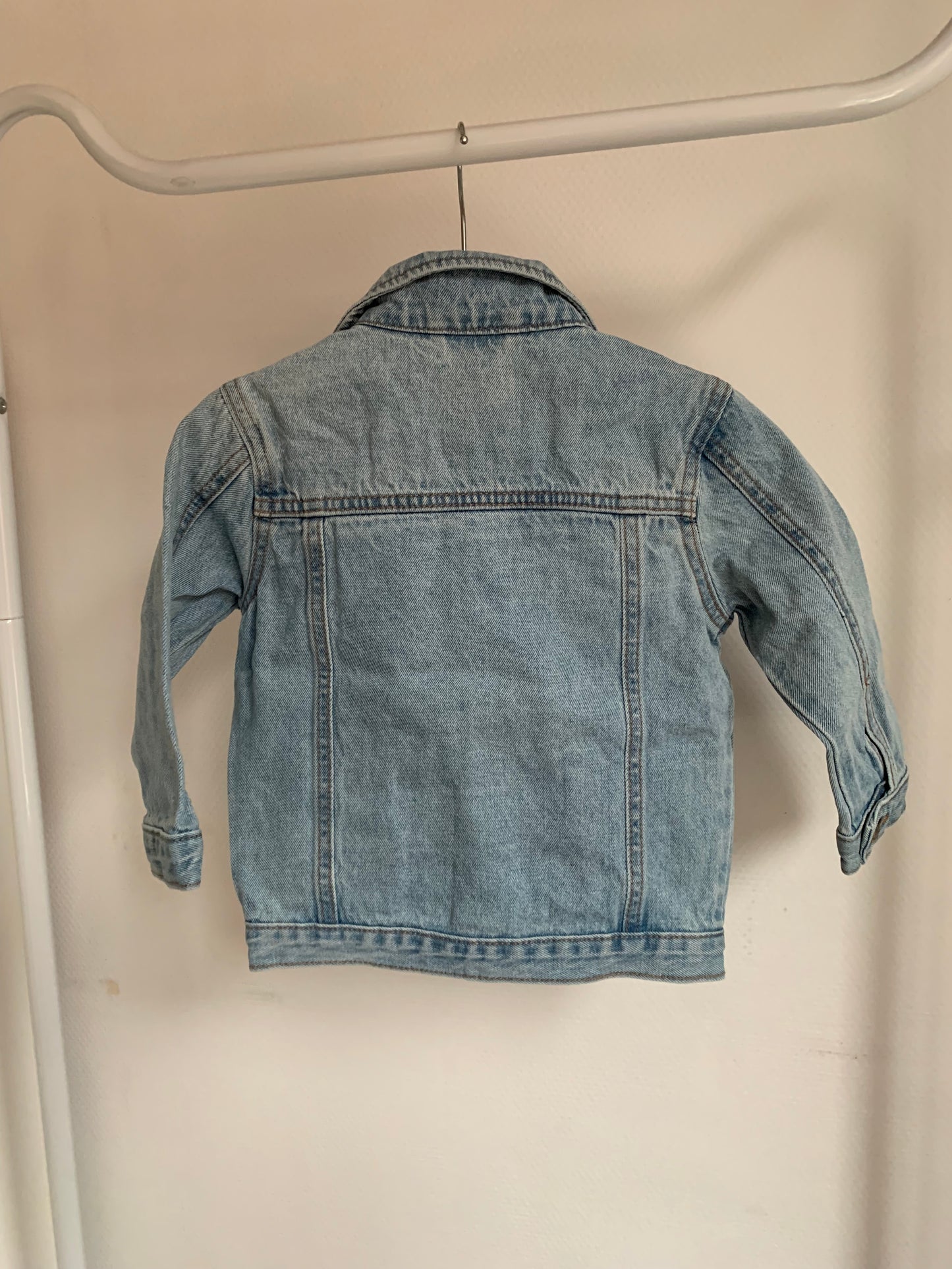 Lichtblauwe jeansjas