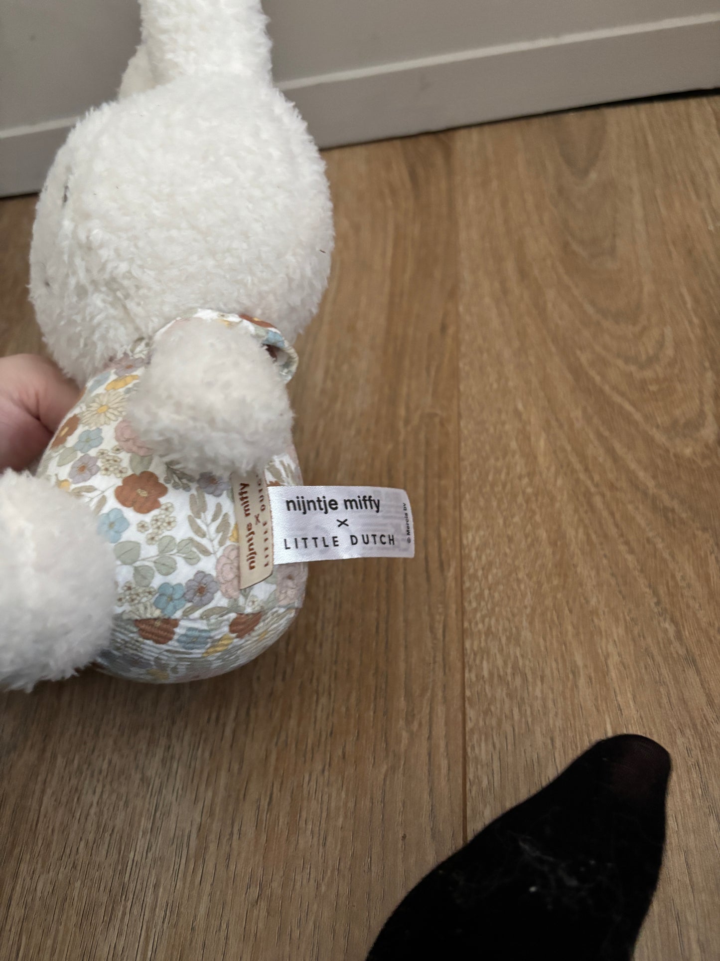 Nijntje met gebloemd truitje