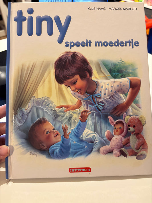18. Tiny speelt moedertje
