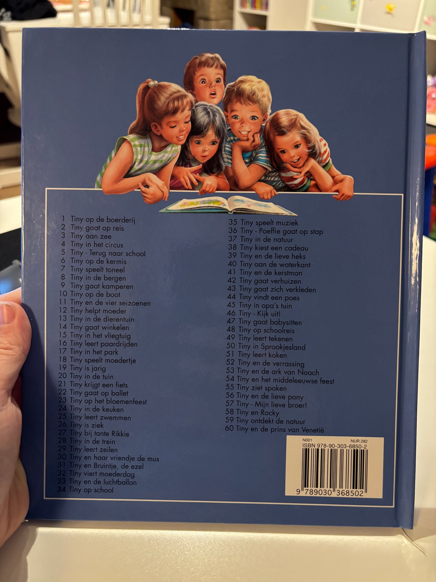 18. Tiny speelt moedertje