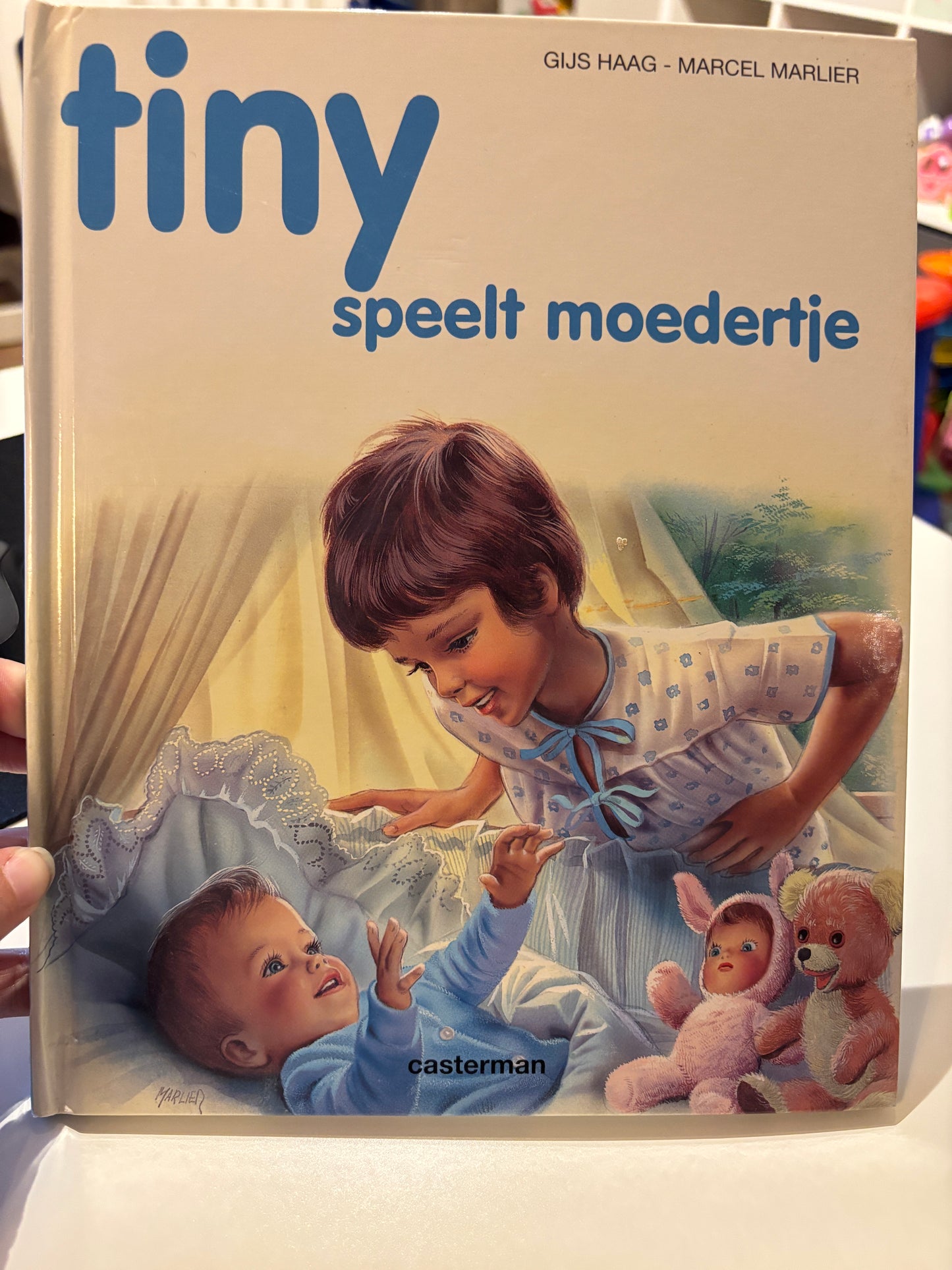 18. Tiny speelt moedertje