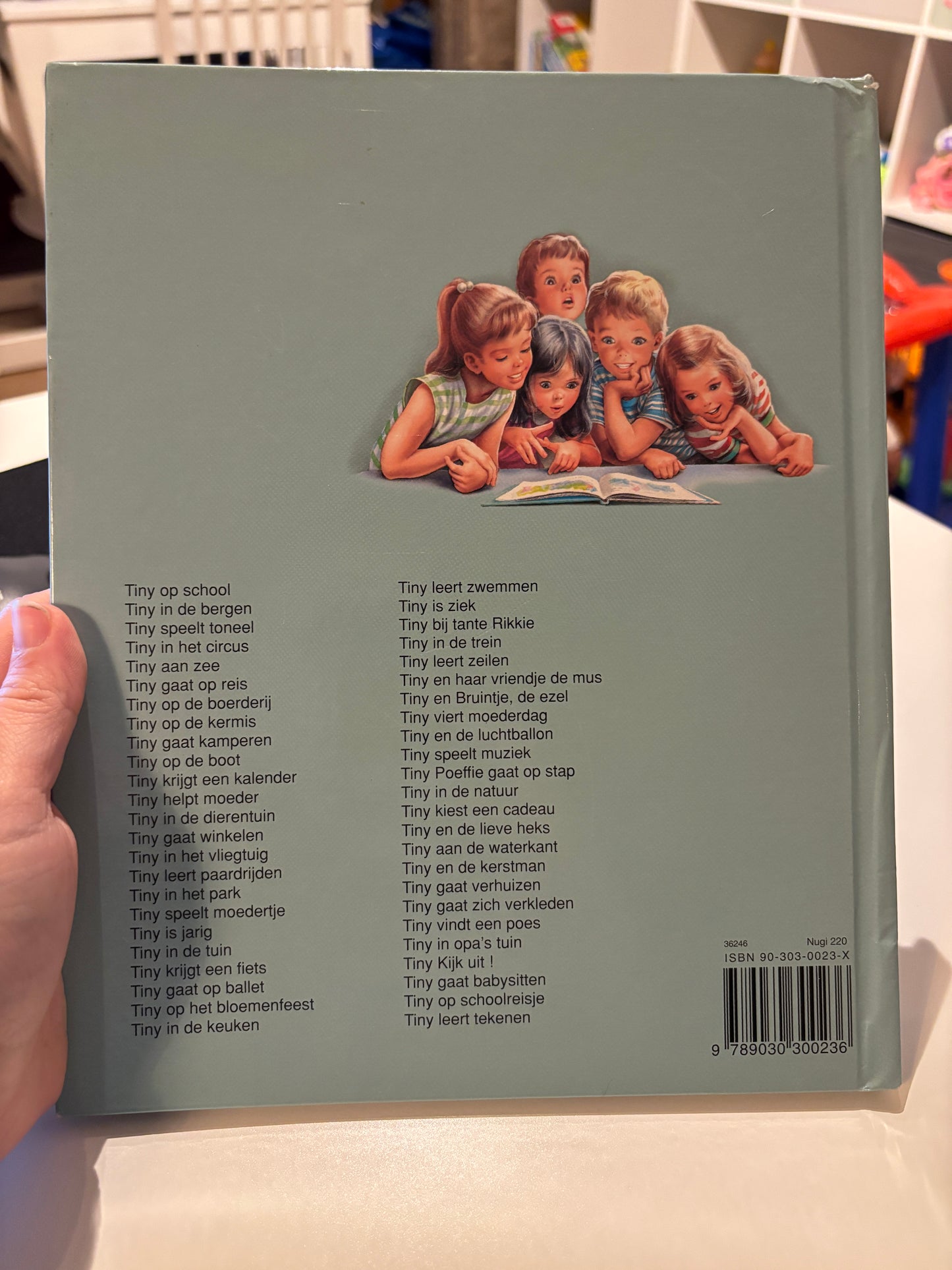 18. Tiny speelt moedertje