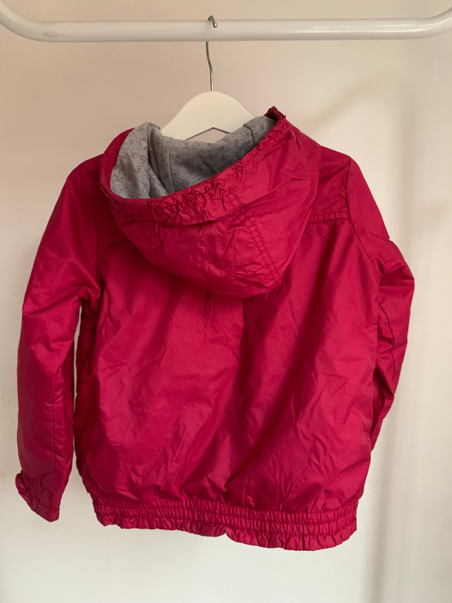 Roze tussenseizoensjas