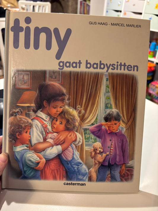 47. Tiny gaat babysitten