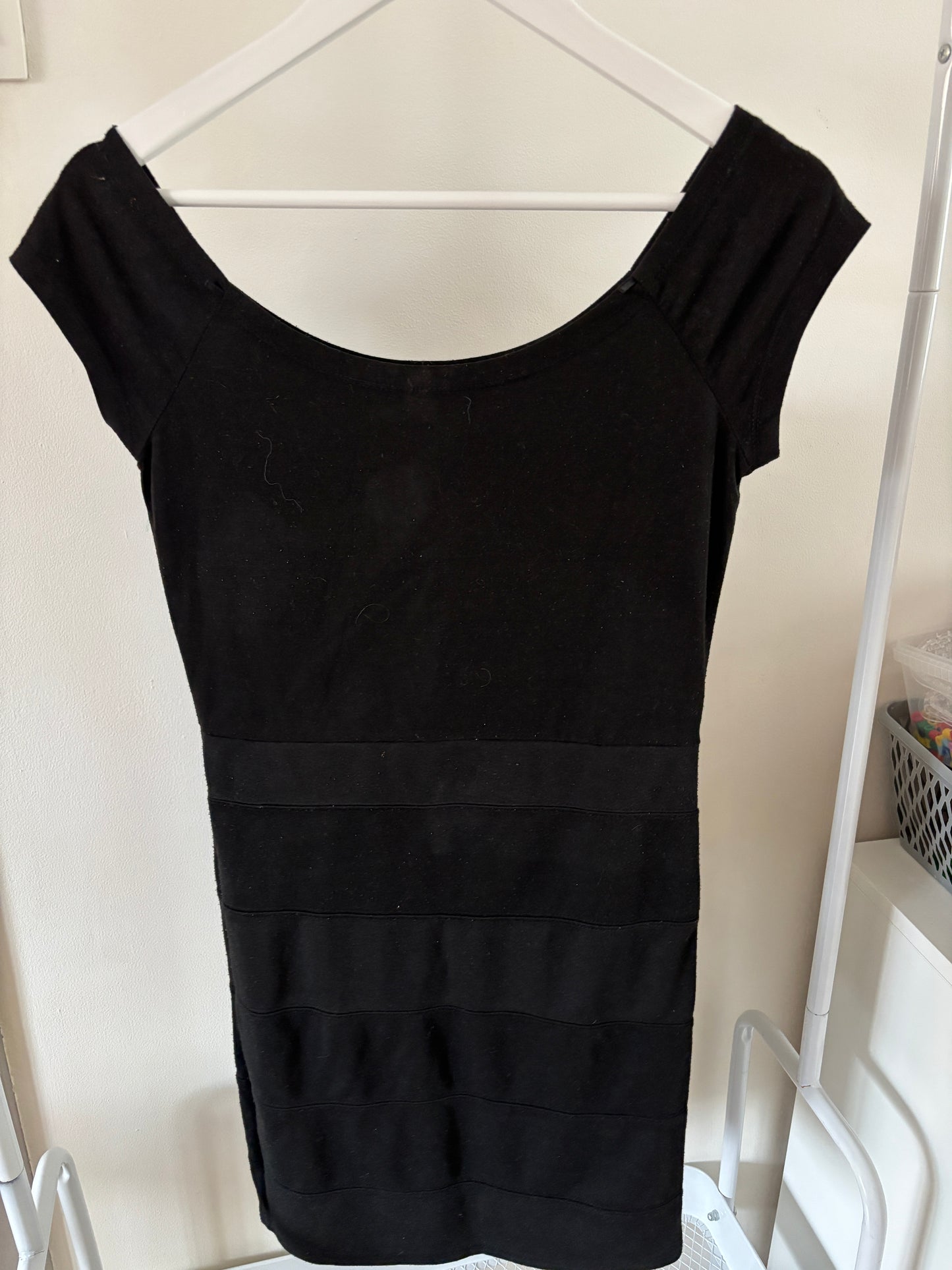 Zwarte mouwloze jurk