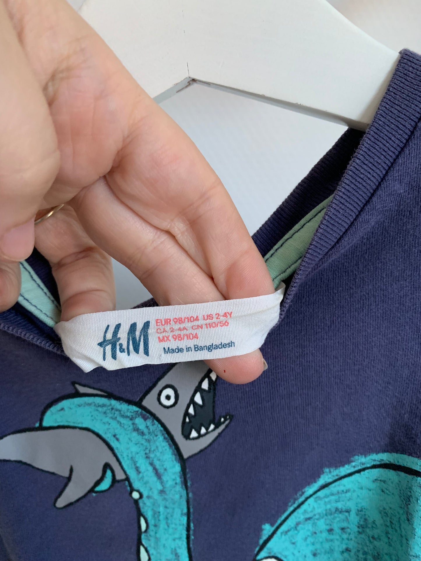 Marineblauwe T-shirt met octopus