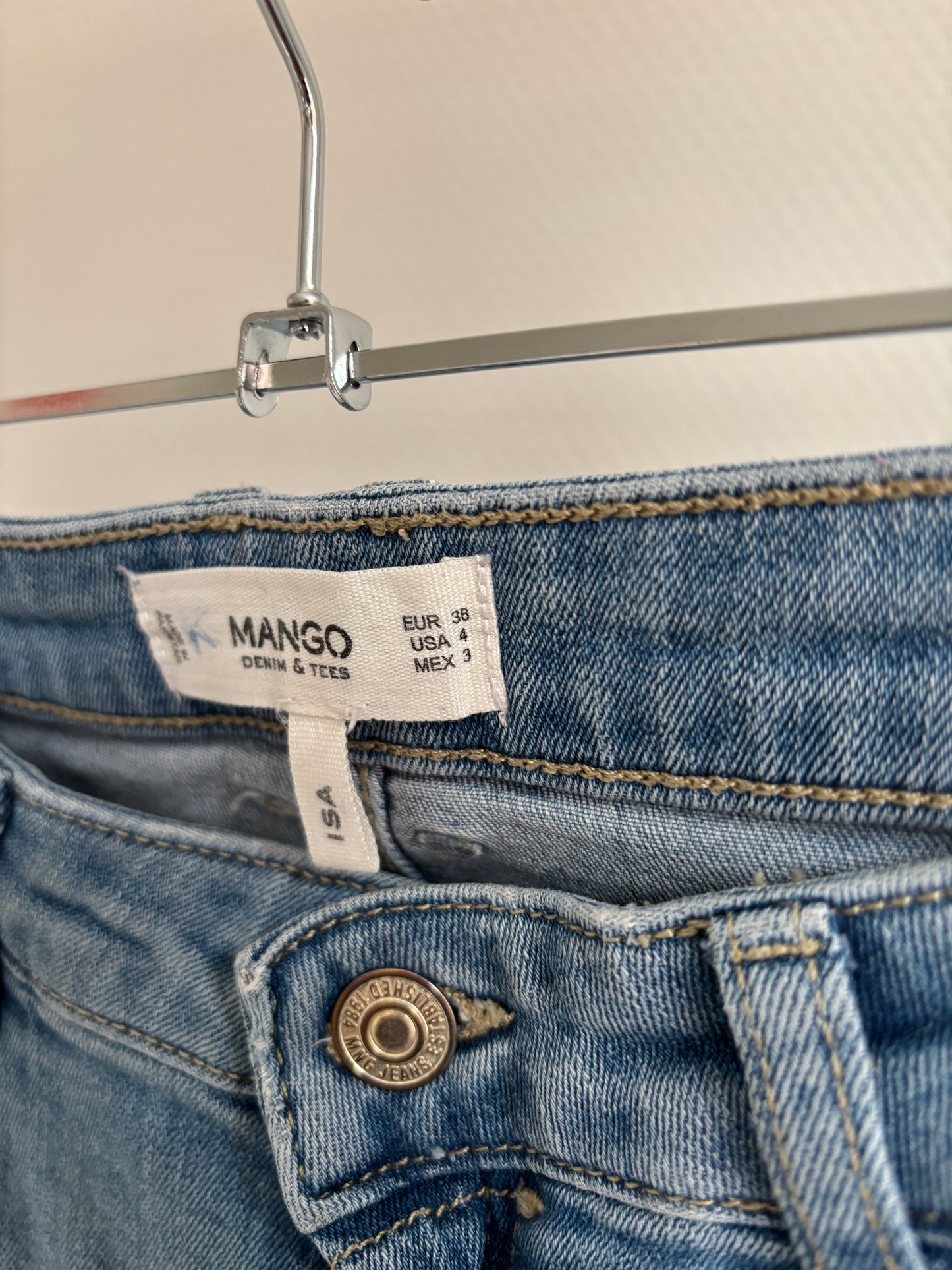 Lichtblauwe jeansbroek