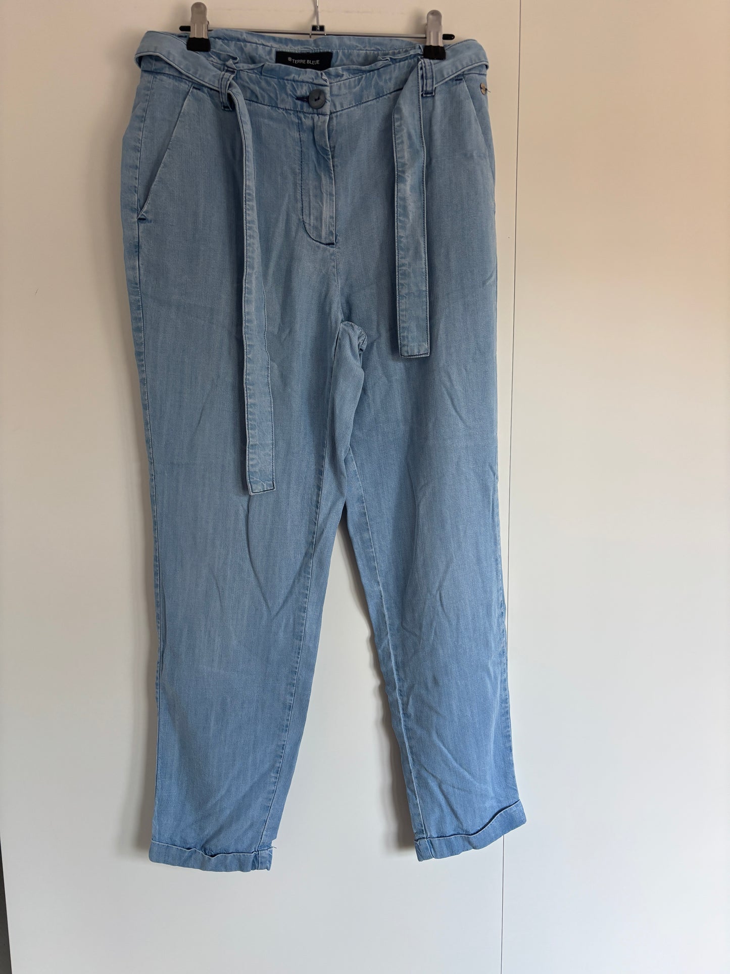 Lichtblauwe dunne broek