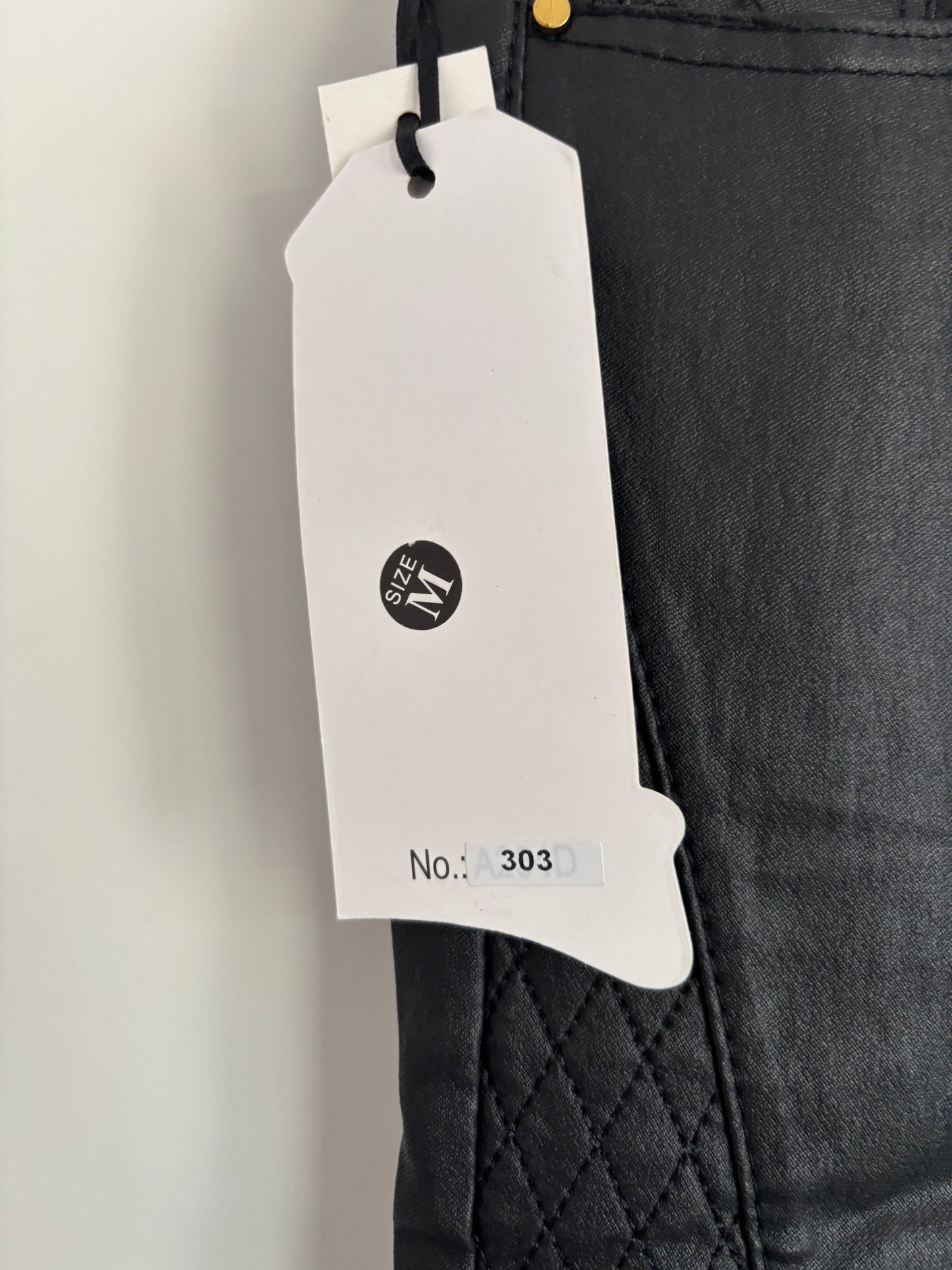 Zwarte imitatielederen broek