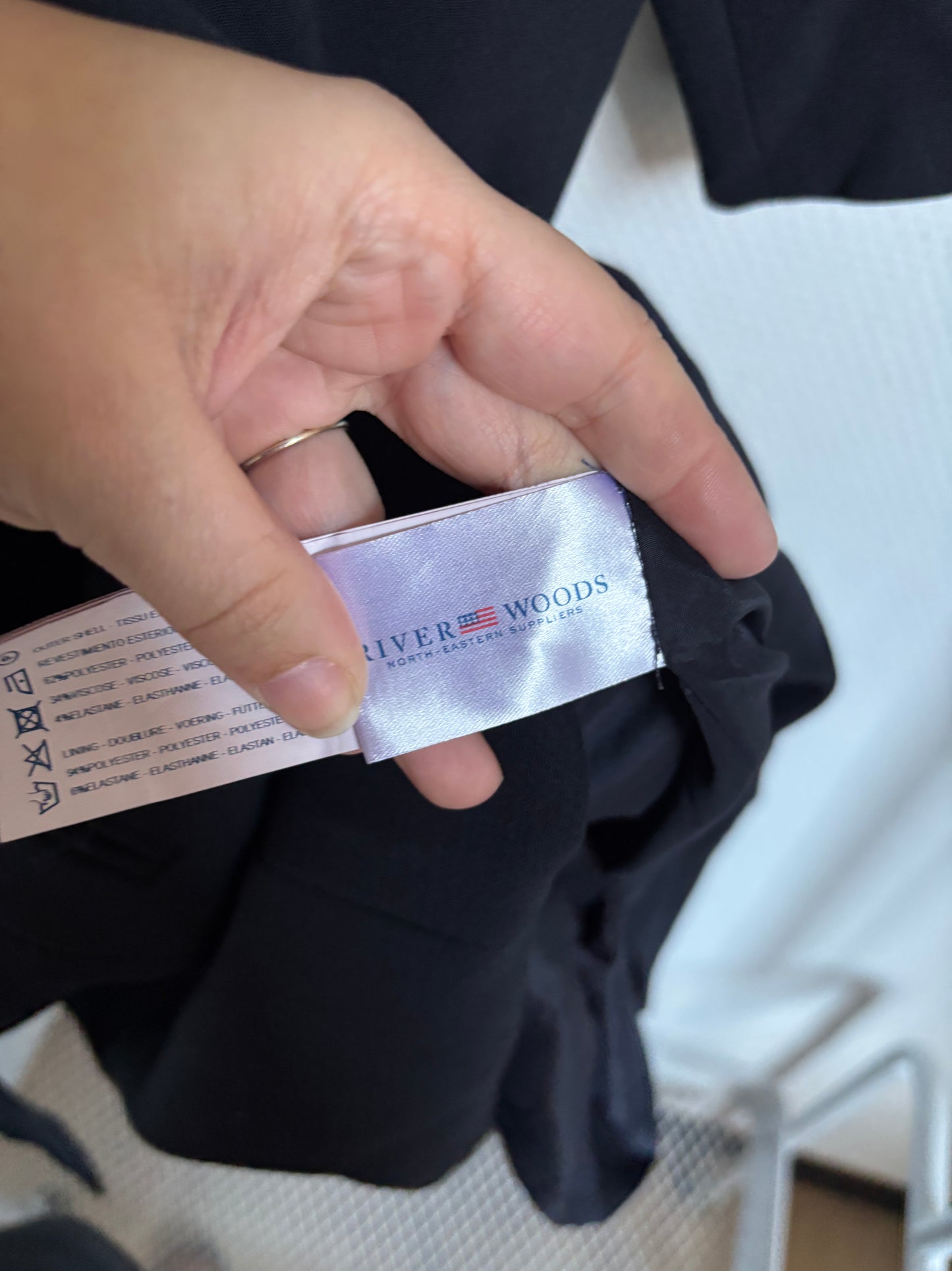 Marineblauwe geklede jurk