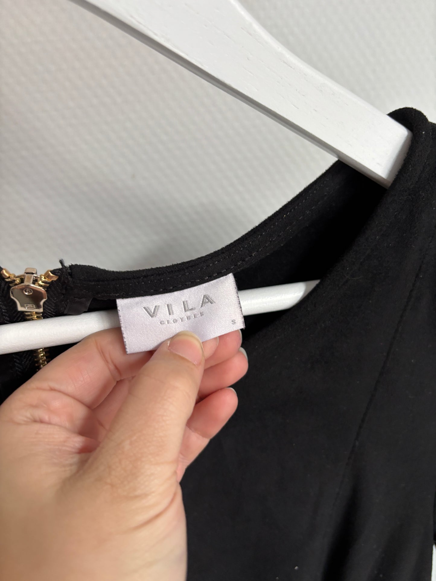 Zwarte fluwelen jurk