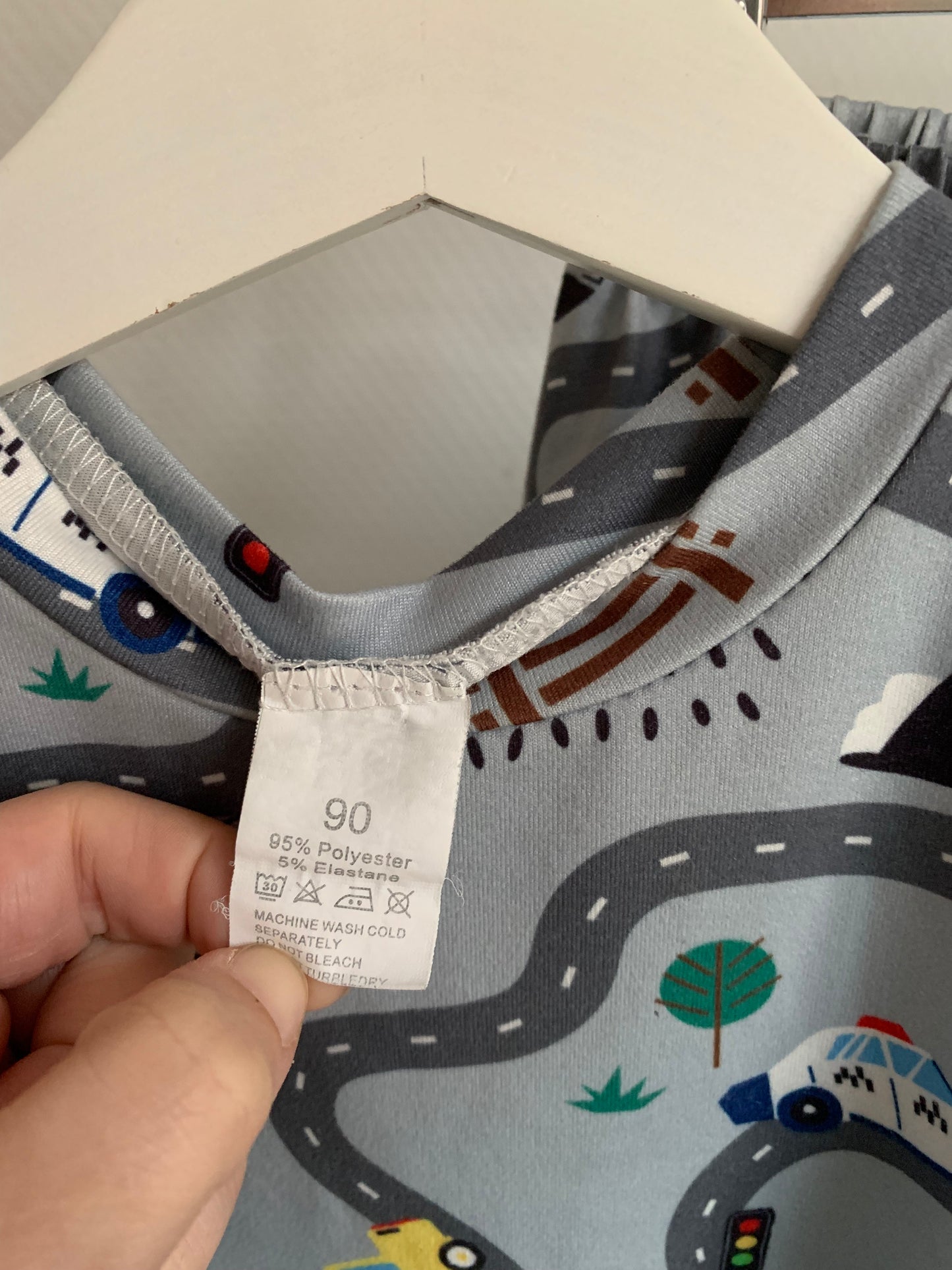 Grijze tweedelige pyjama verkeer