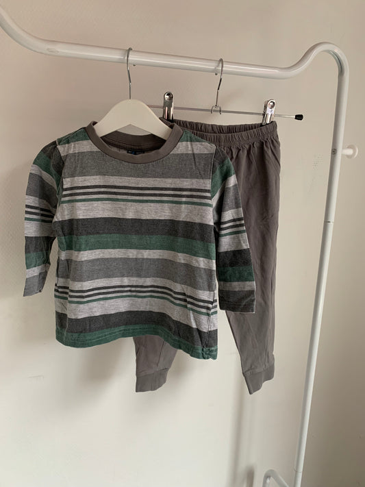 Grijze tweedelige gestreepte pyjama