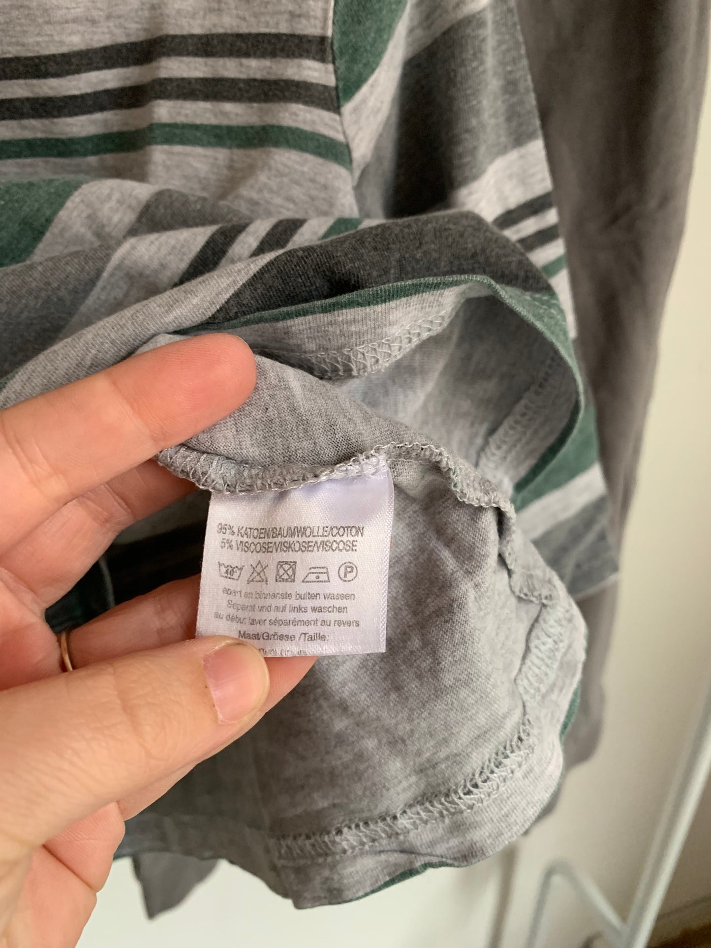 Grijze tweedelige gestreepte pyjama