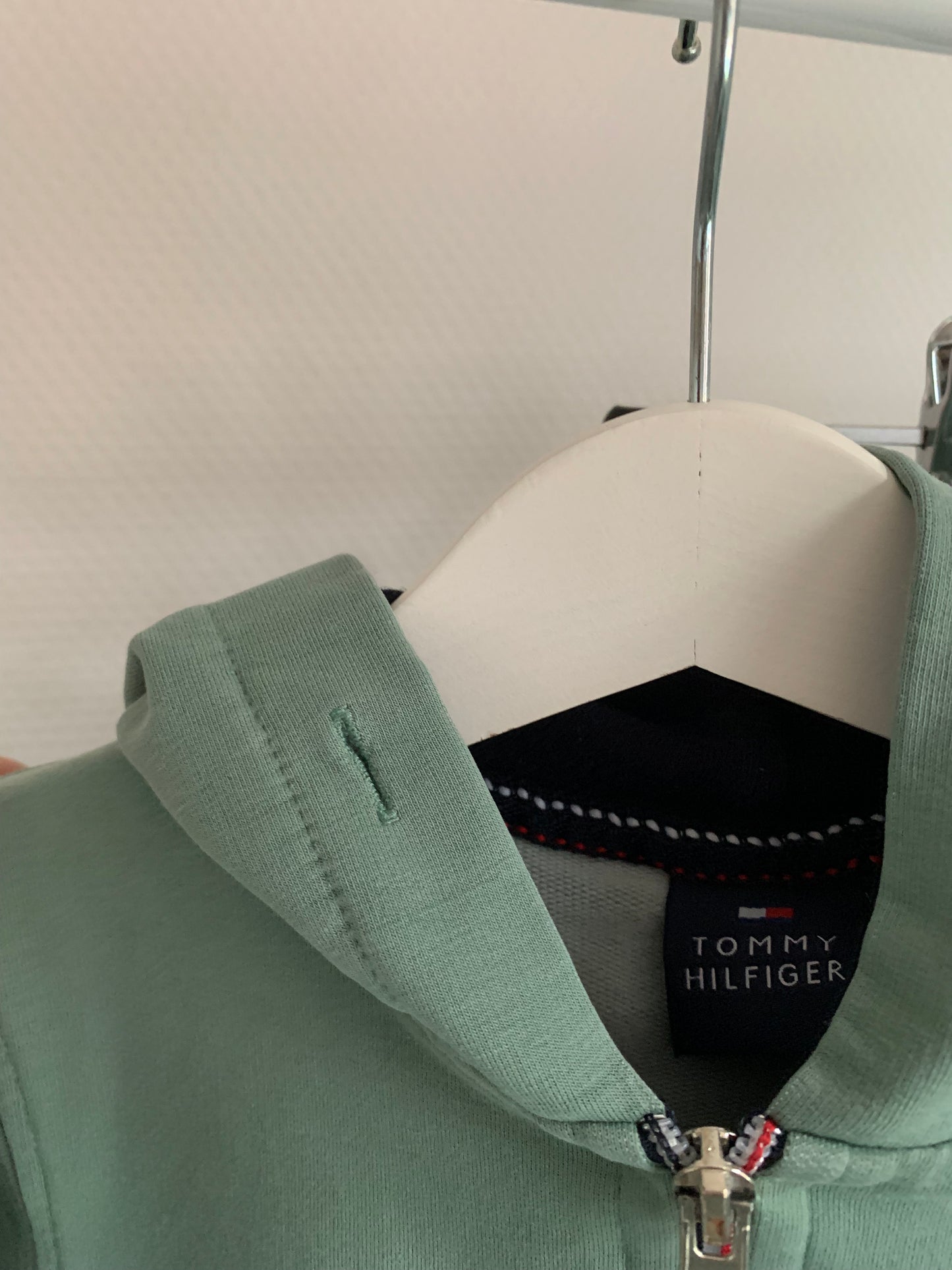 Muntgroene set: vest en joggingbroek