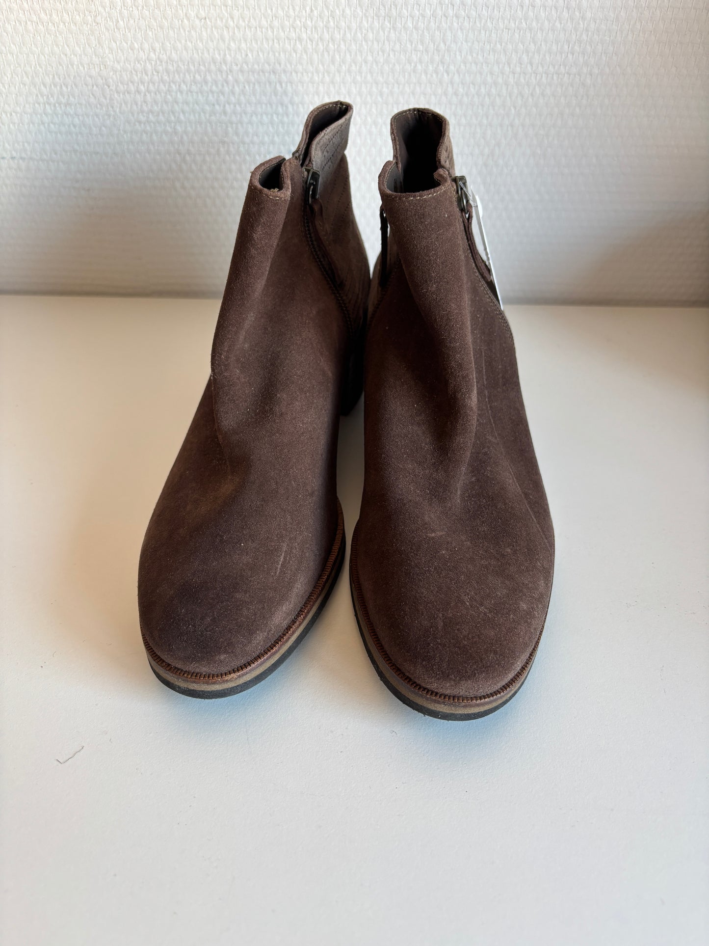 Bruine enkellaarsjes