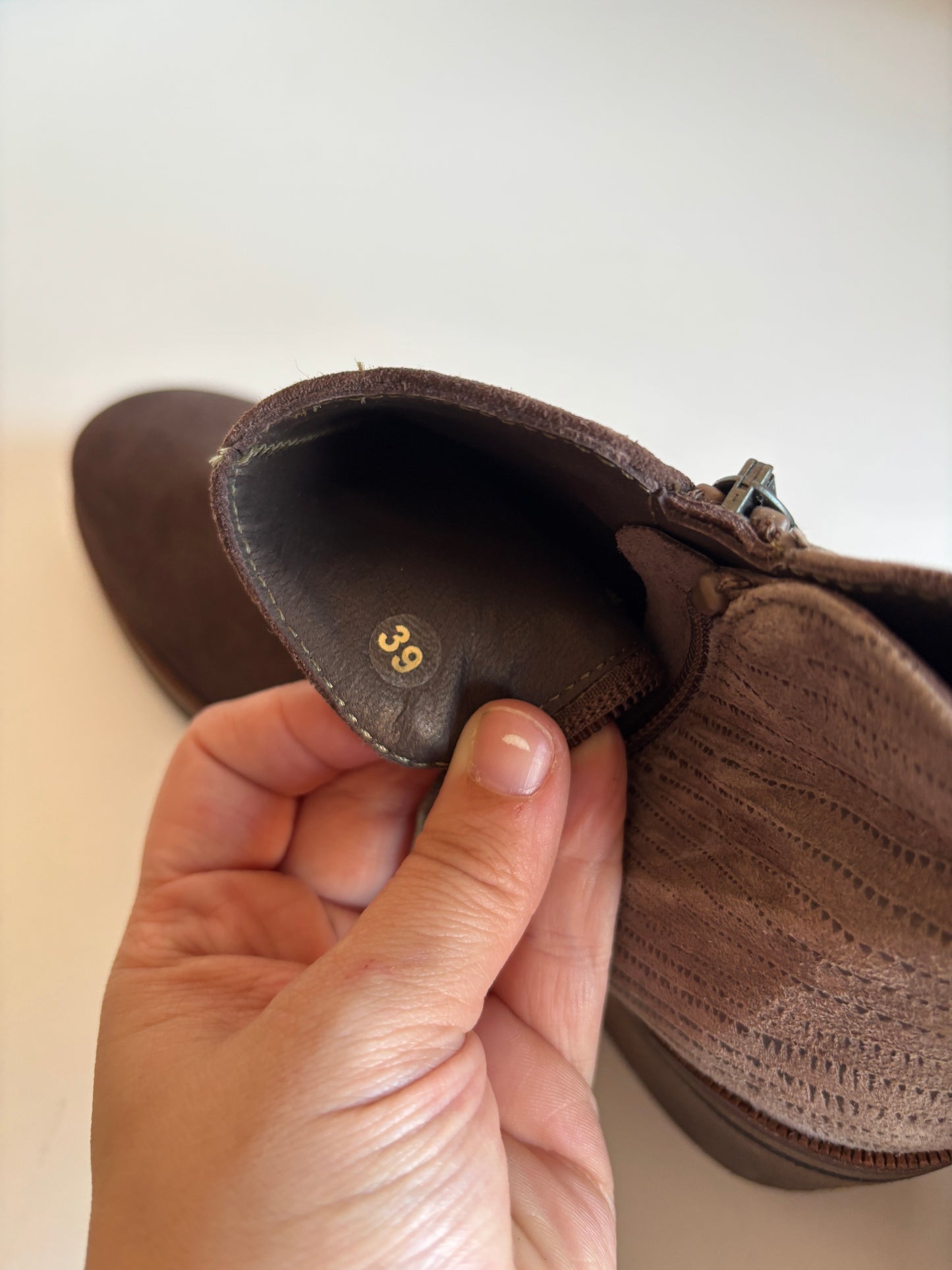 Bruine enkellaarsjes