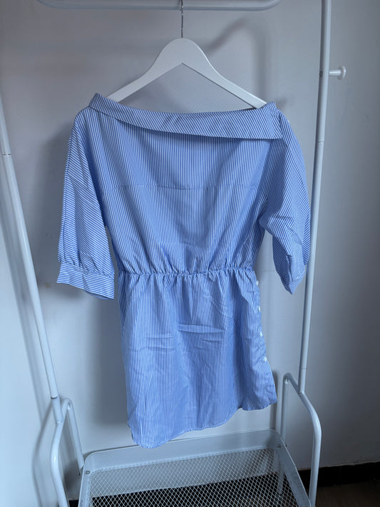 Gestreepte off-shouder jurk