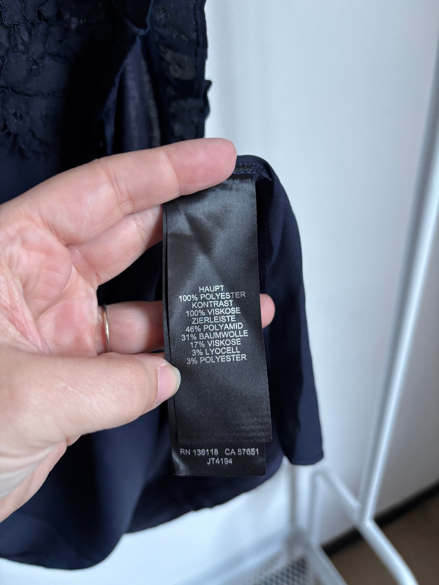 Marineblauwe mouwloze blouse