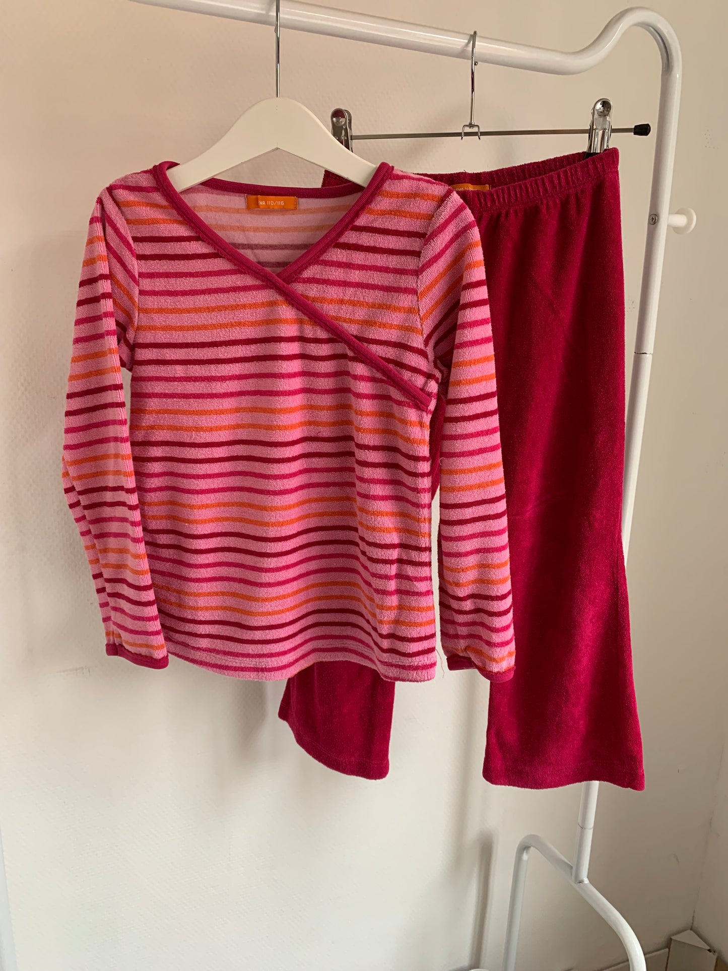 Roze tweedelige pyjama in badstof