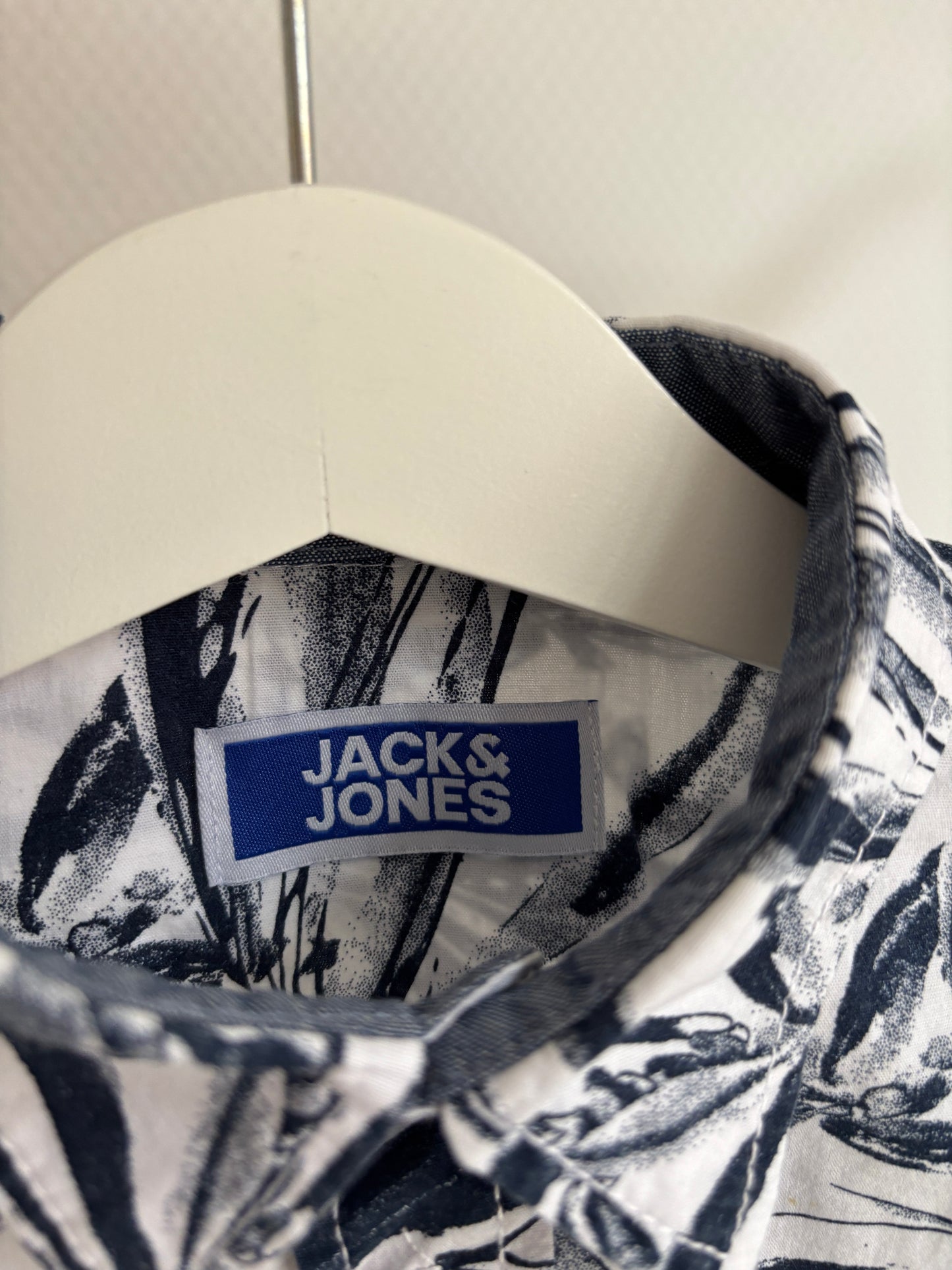 Wit hemd met korte mouwen