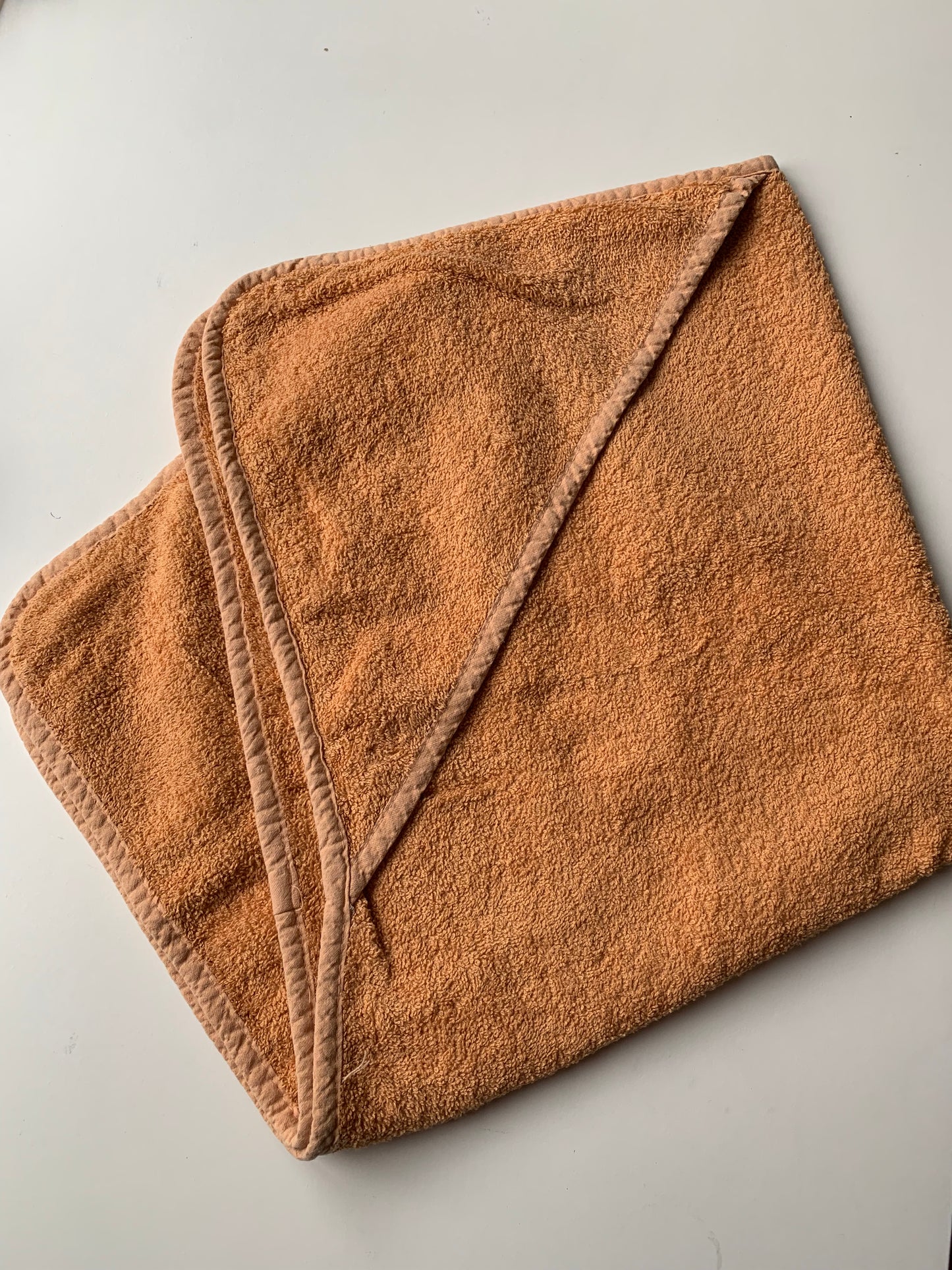 Pasteloranje badcape