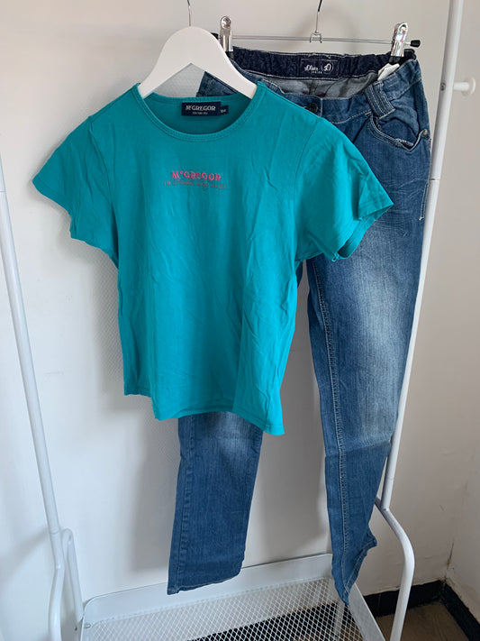 Set: blauwe T-shirt en jeansbroek