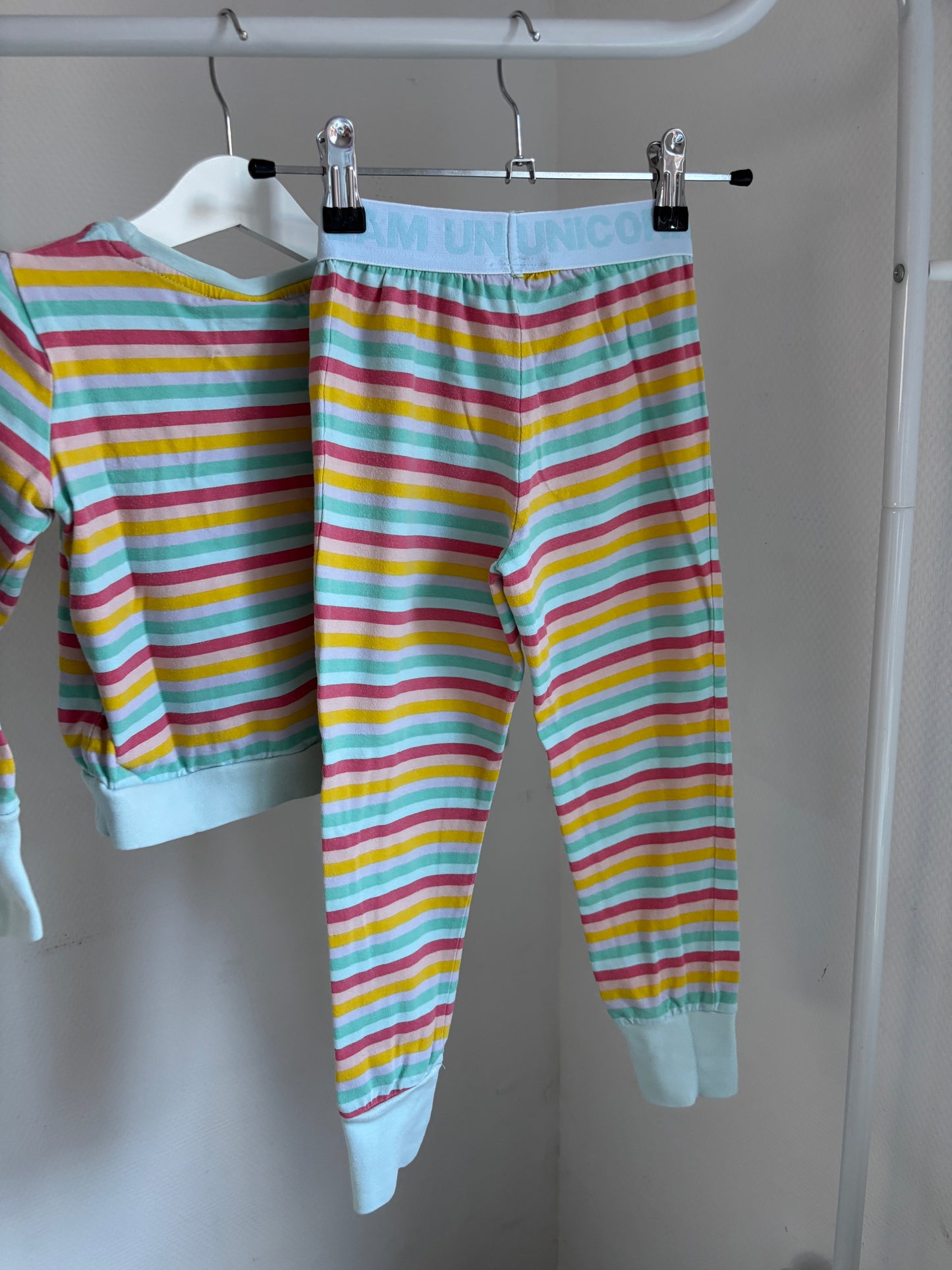 Gestreepte tweedelige pyjama