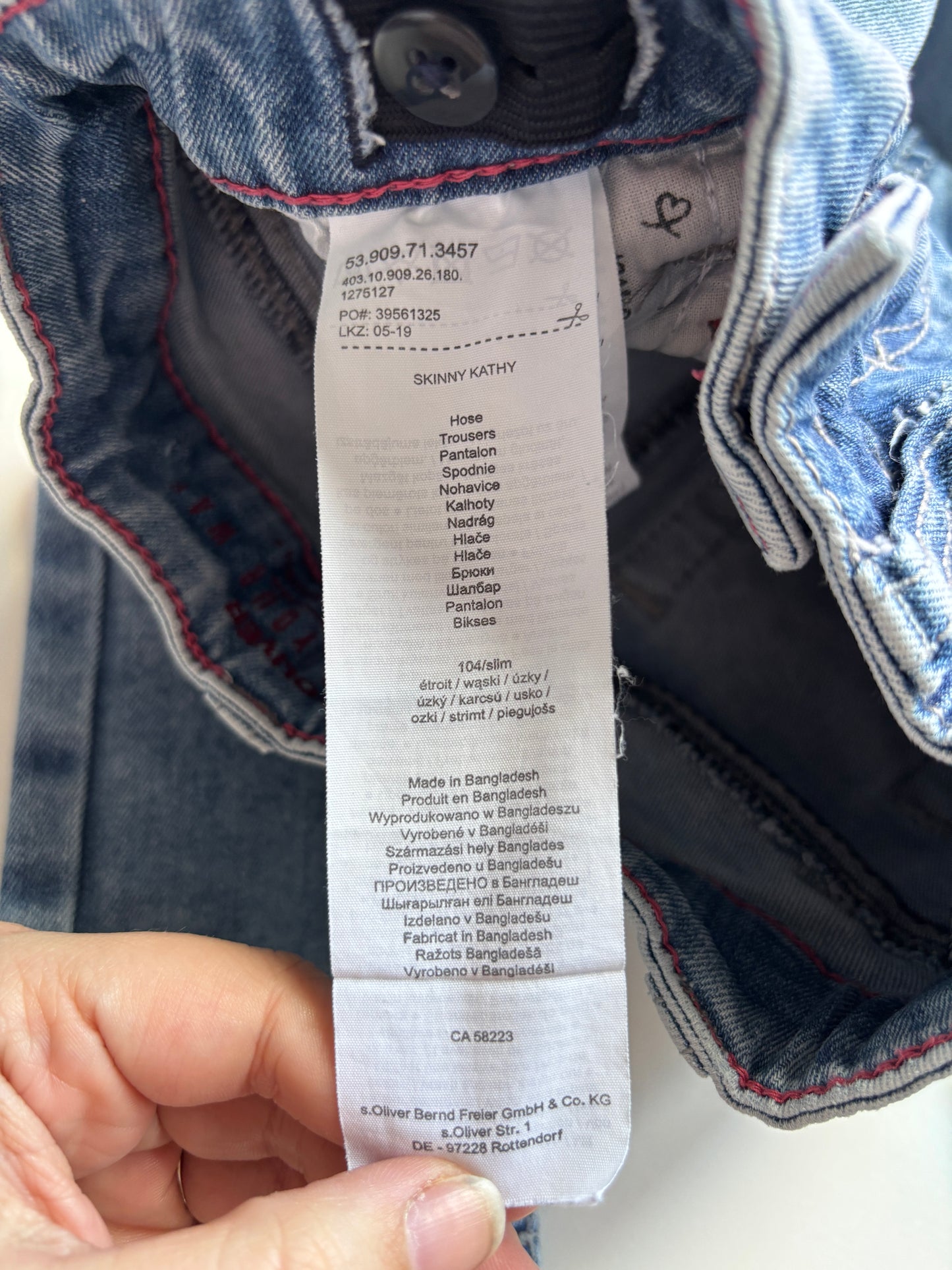 Jeansbroek met geborduurde hartjes