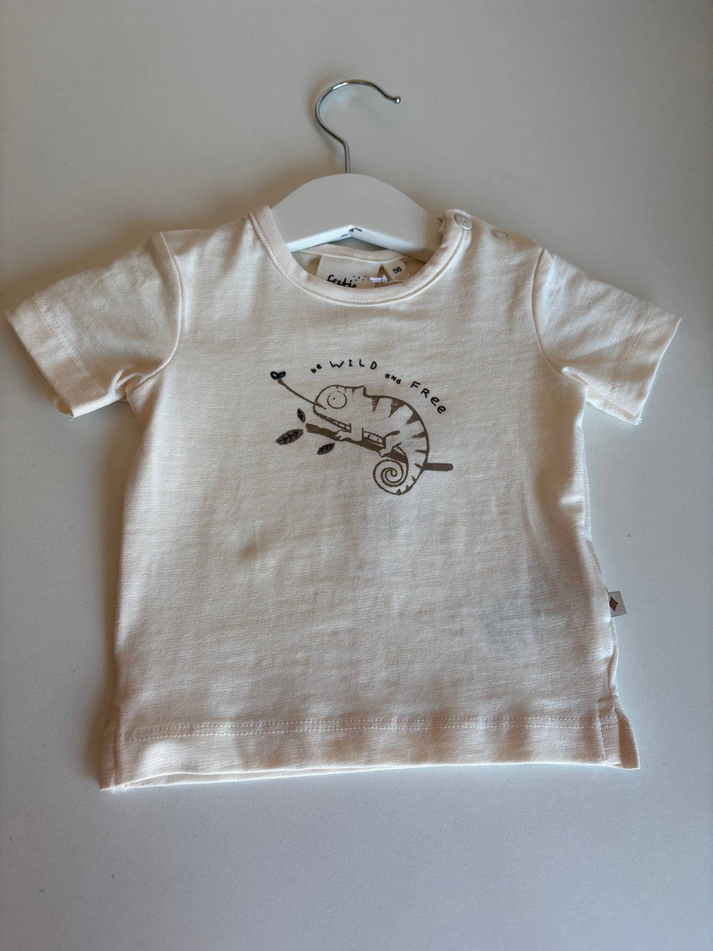 Crèmekleurige T-shirt "Be wild and free"