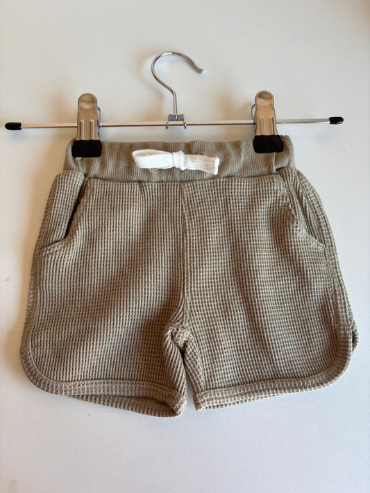 Khaki shortje
