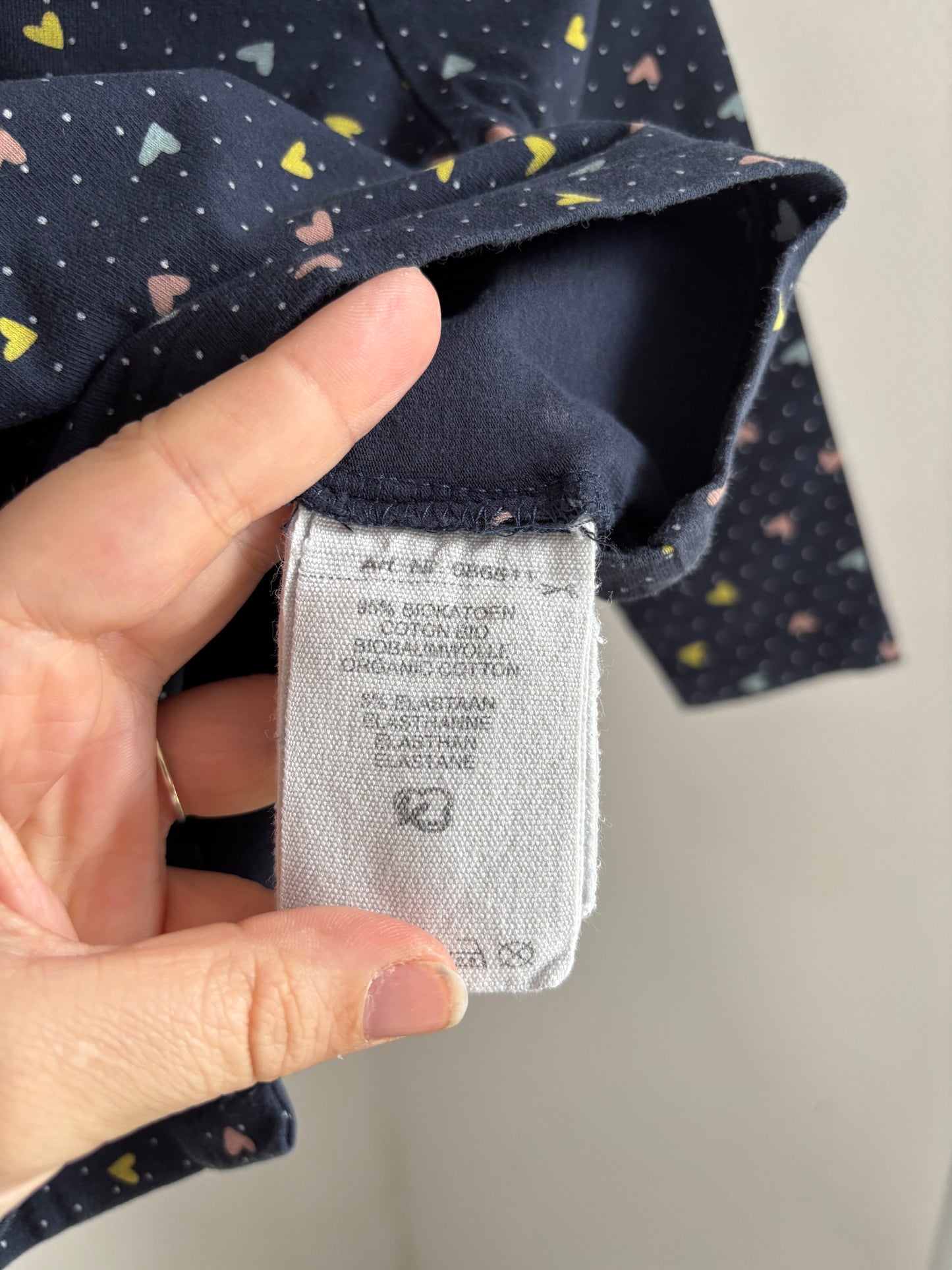 Marineblauwe longsleeve met hartjes